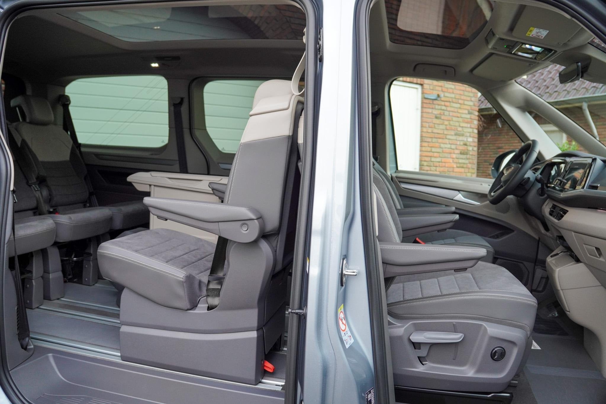 Volkswagen Multivan 1.5I E-hybrid Edition L2 4x4 Panoramadak, Auto's, Volkswagen, Automaat, Stof, Gebruikt, 7 stoelen