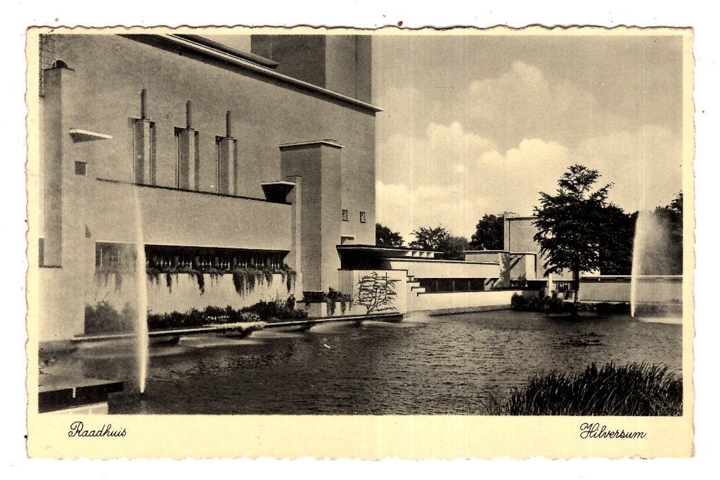 Hilversum  1935 Raadhuisvijver  Dudok Achterzijde, Ophalen of Verzenden, 1920 tot 1940, Noord-Holland