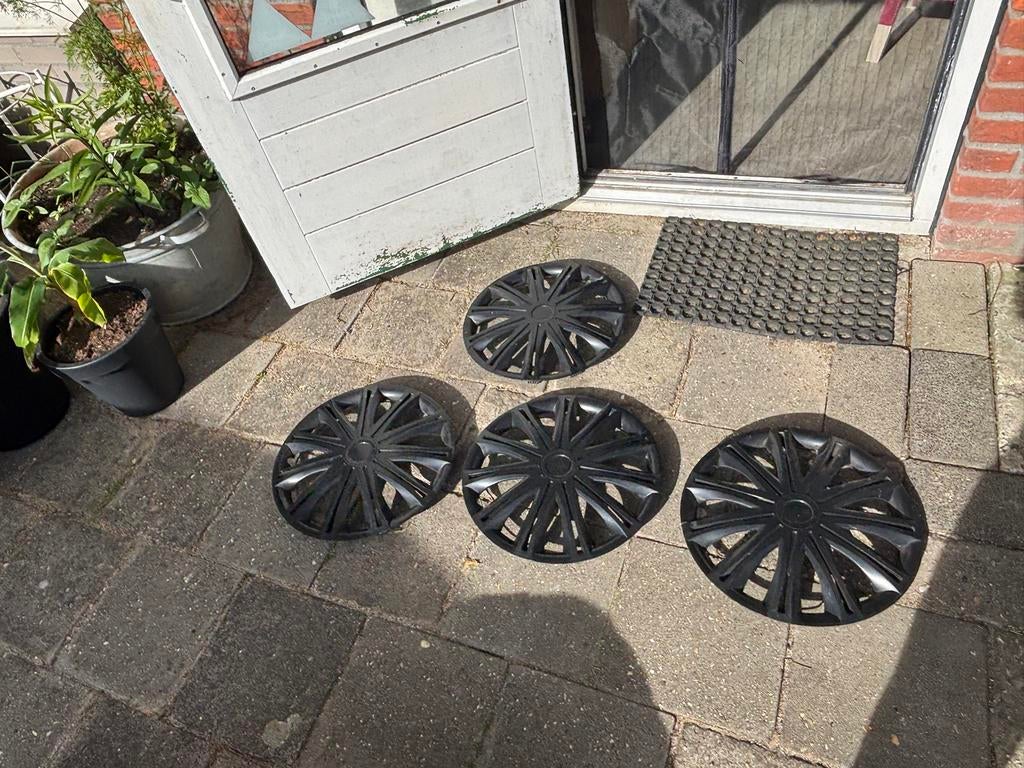Wieldoppen 15 inch Spark (4 stuks), Auto diversen, Wieldoppen, Ophalen of Verzenden, Gebruikt