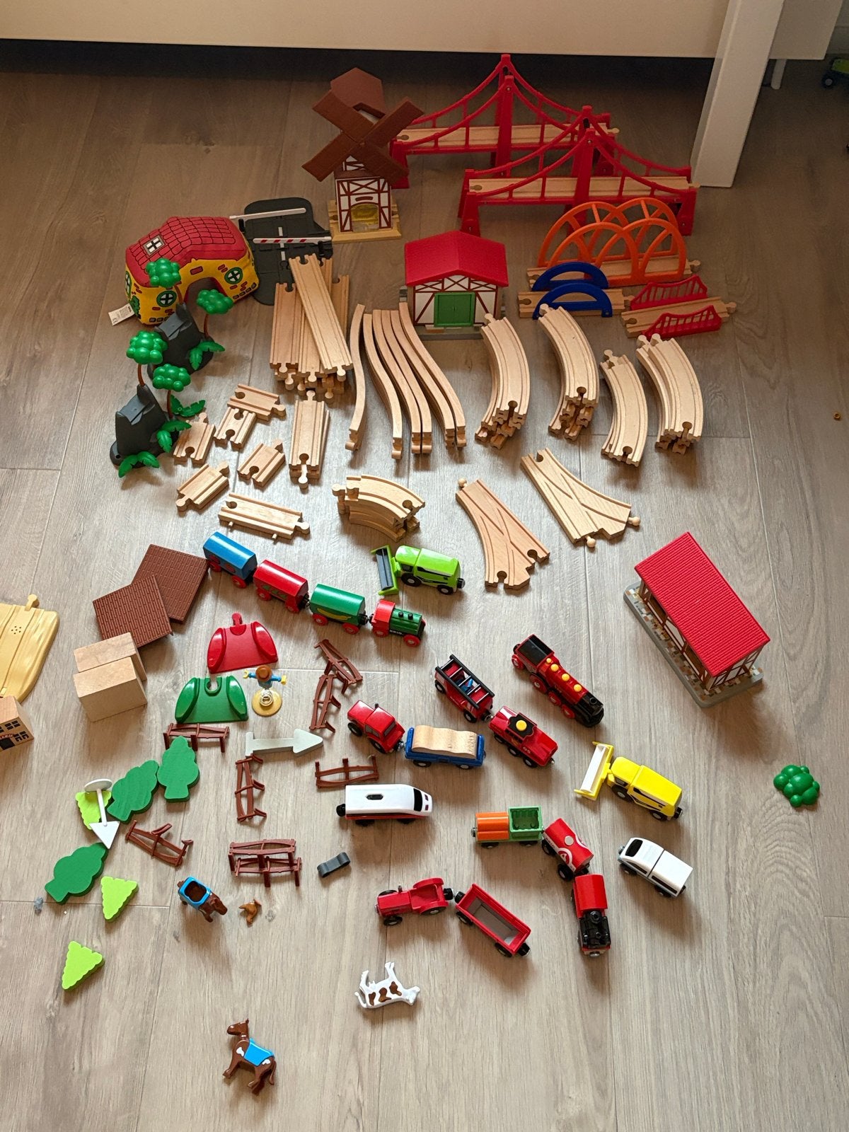 Grote set Brio en IKEA houten treinspoor met accessoires, Ophalen, Gebruikt