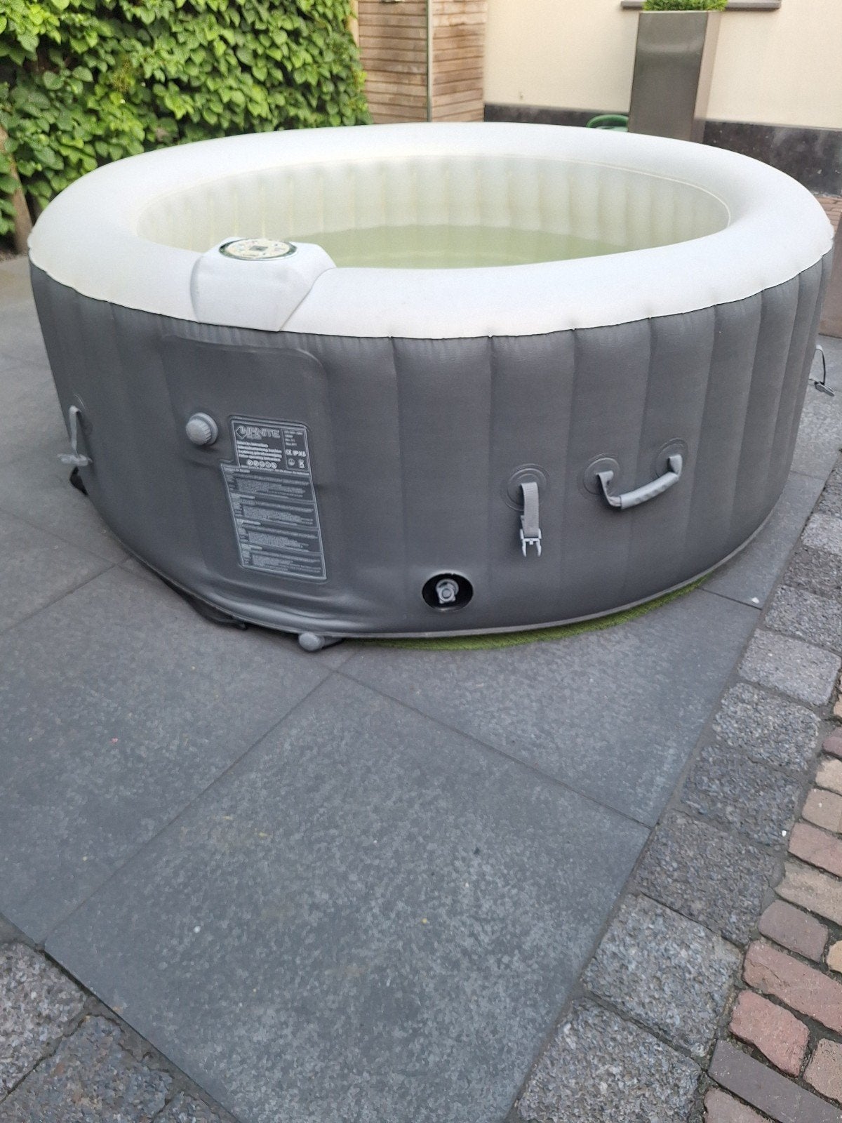 SPA INFINITE IPX 5, Ophalen, Zo goed als nieuw