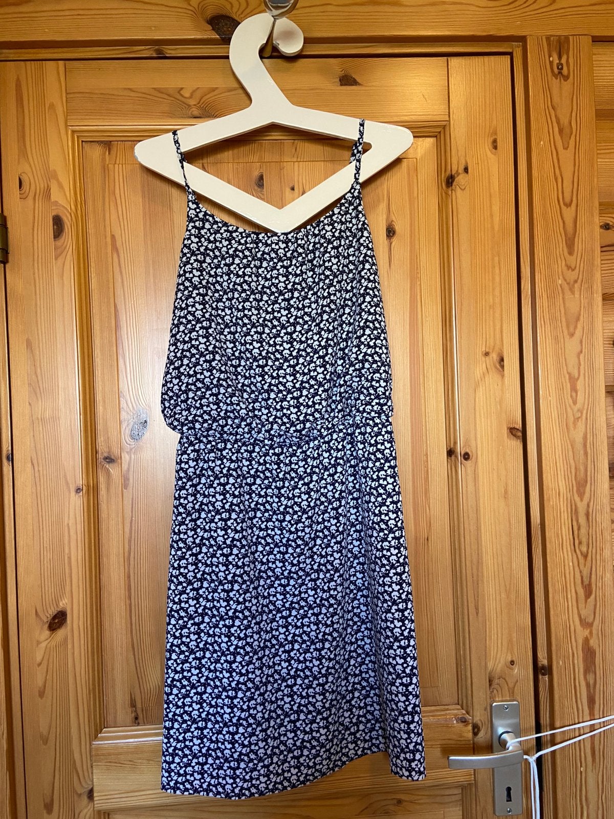 Jurk blauw bloemen only 36 geen mouw, Blauw, Ophalen of Verzenden, Zo goed als nieuw, Maat 36 (S)