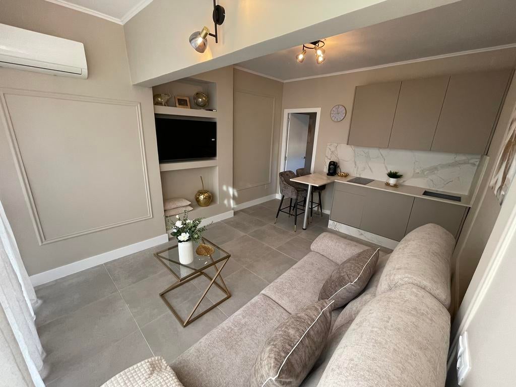 TE HUUR compleet nieuwe gerenoveerd appartement benalmadena, Tv, Appartement, Costa del Sol, Aan zee