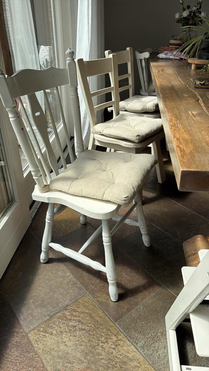 8 witte houten stoelen inclusief kussens, Huis en Inrichting, Stoelen, Ophalen, Gebruikt, Wit, Vijf, Zes of meer stoelen