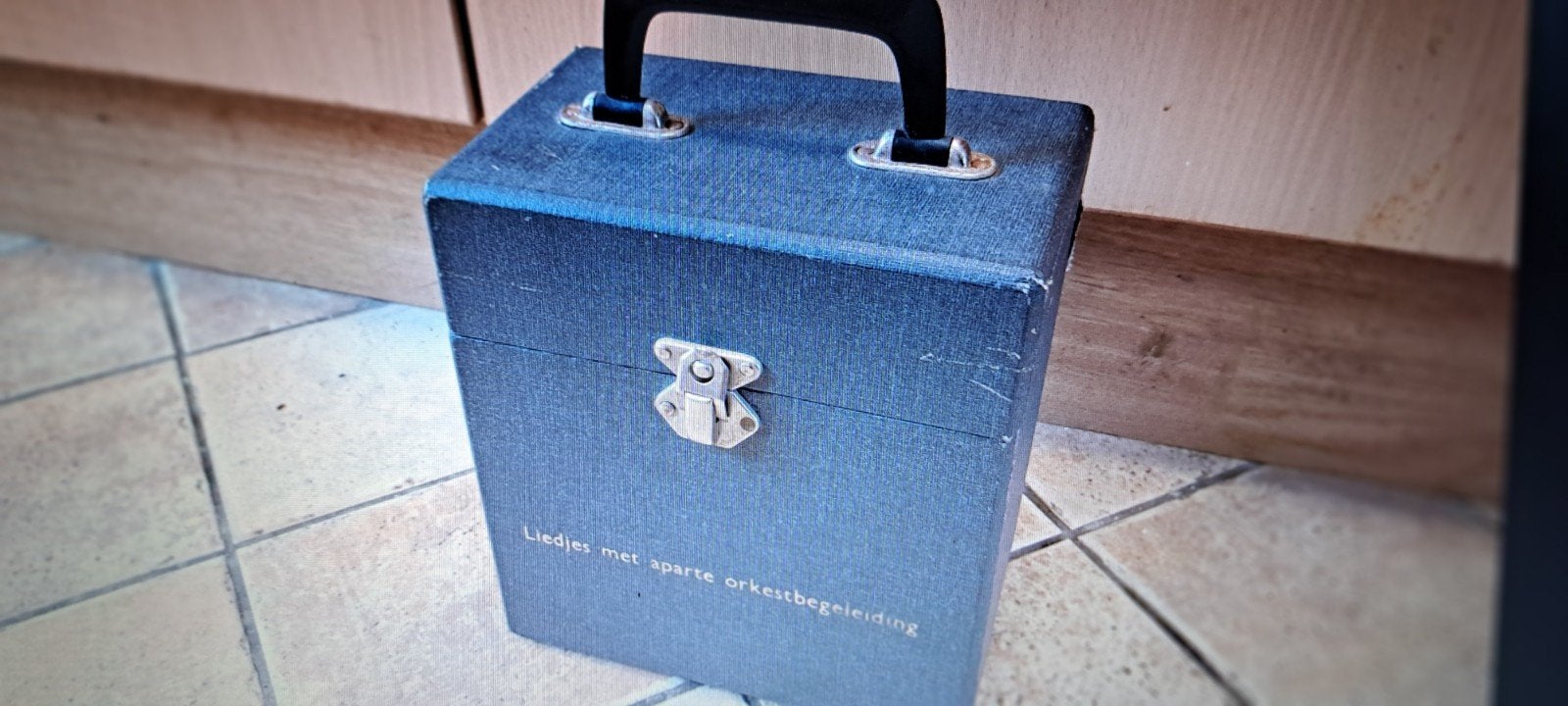 Vintage CD/LP opbergkoffer  20 x 13 x 23 cm, Cd's en Dvd's, Ophalen of Verzenden, Zo goed als nieuw, Overige typen, Inclusief doosje
