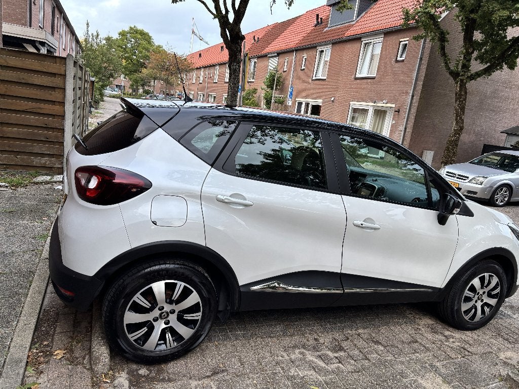 Foto 11 van Renault Captur 0.9 TCE 90 2018 Wit € 8950,00