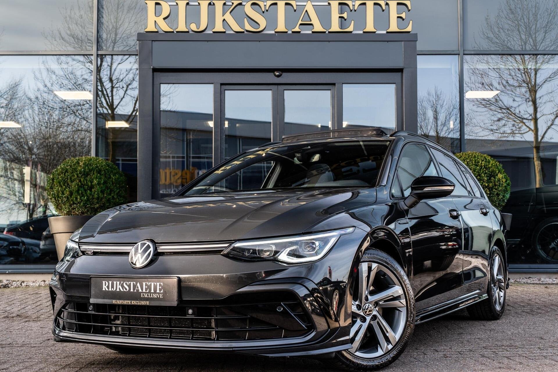 Volkswagen Golf Variant 1.5 eTSI R-Line|PANO|CAMERA|ACC|IQ, 1325 kg, 4 cilinders, 150 pk, Automatische klimaatregeling
