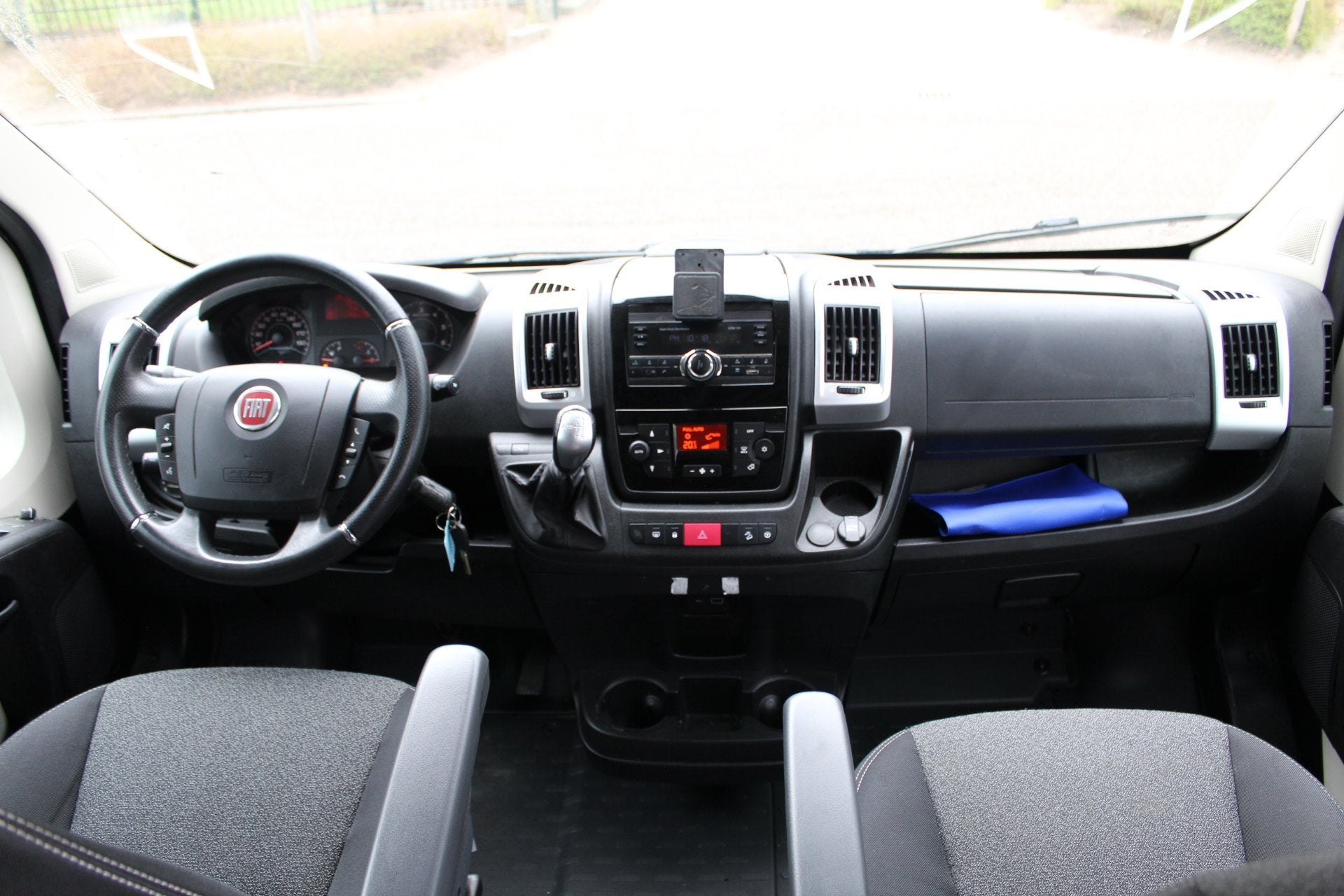Fiat Ducato 35 2.3 MultiJet 130PK Euro6 Automaat L4H2 Maxi L, Auto's, Bestelauto's, Gebruikt, 2500 kg, Zwart, Origineel Nederlands