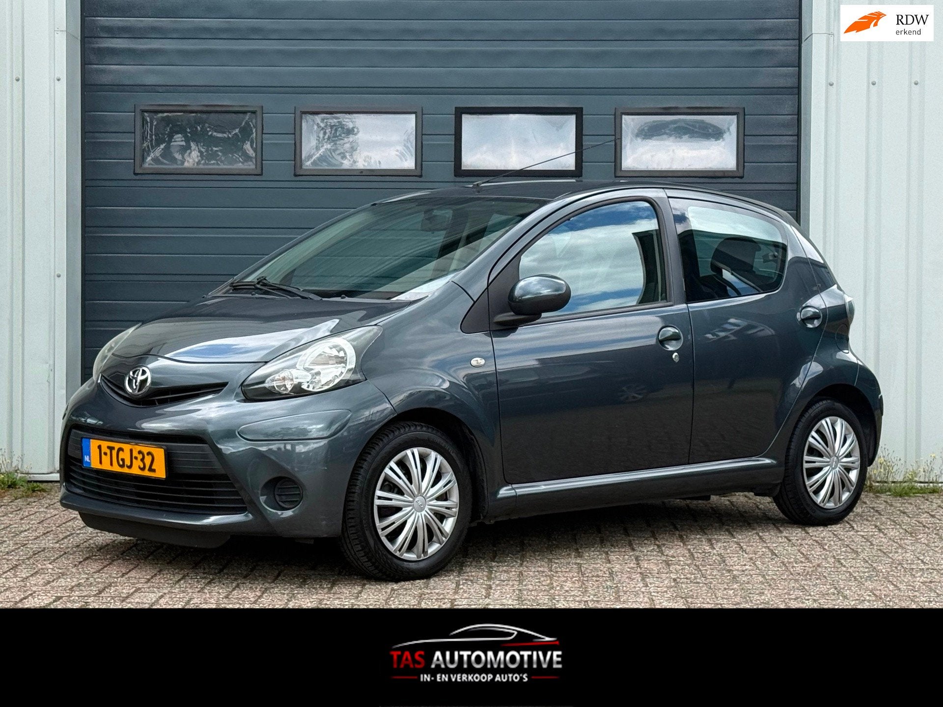 Toyota Aygo 1.0 VVT-i Comfort 5-deurs AIRCO / EL.RAMEN / NAP, Voorwielaandrijving, Euro 5, Gebruikt, 4 stoelen