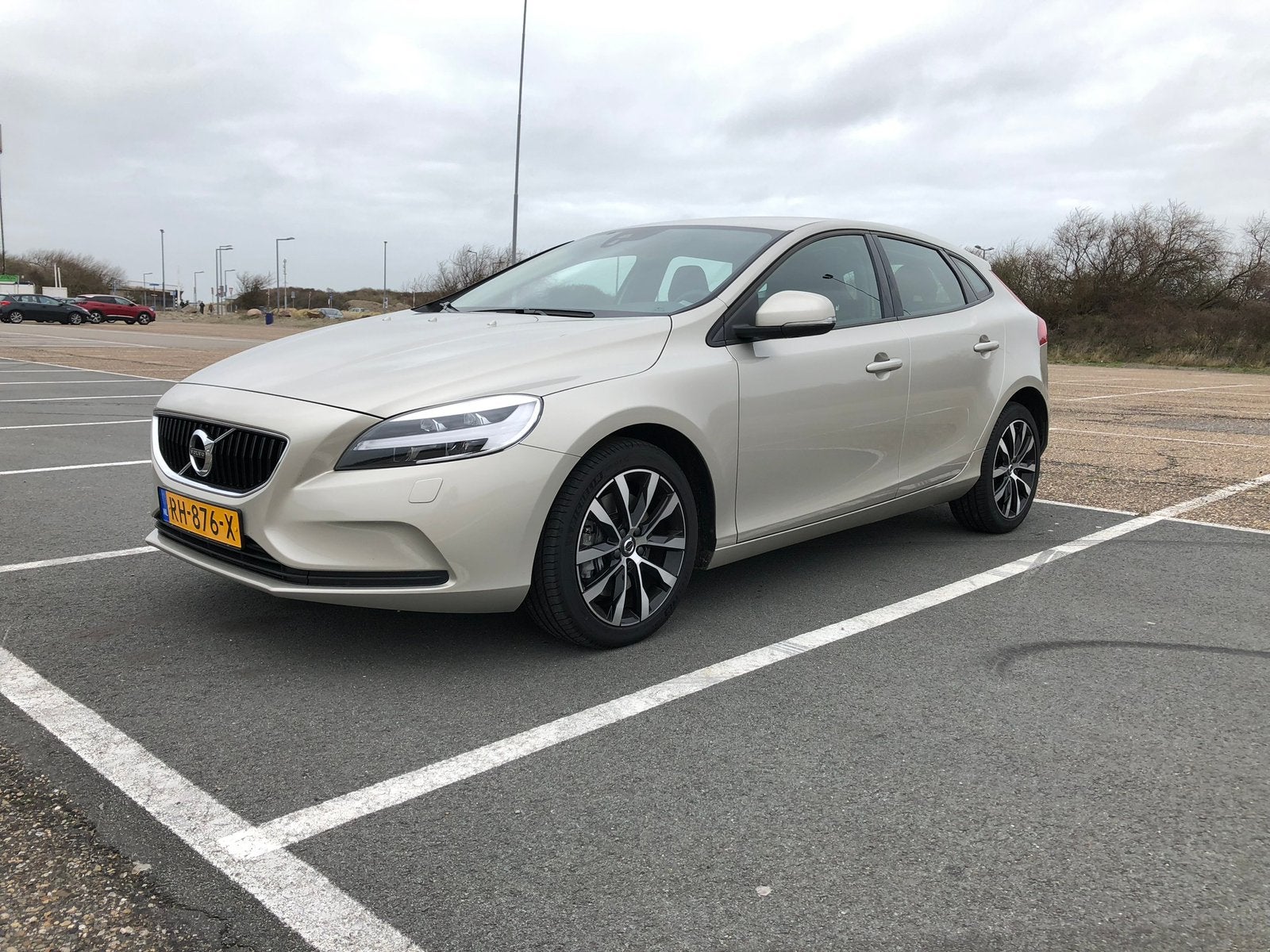 Volvo V40 1.5 2017 - Standkachel + elektr verw voorruit -, 1498 cc, Zwart, 4 cilinders, Leder en Stof
