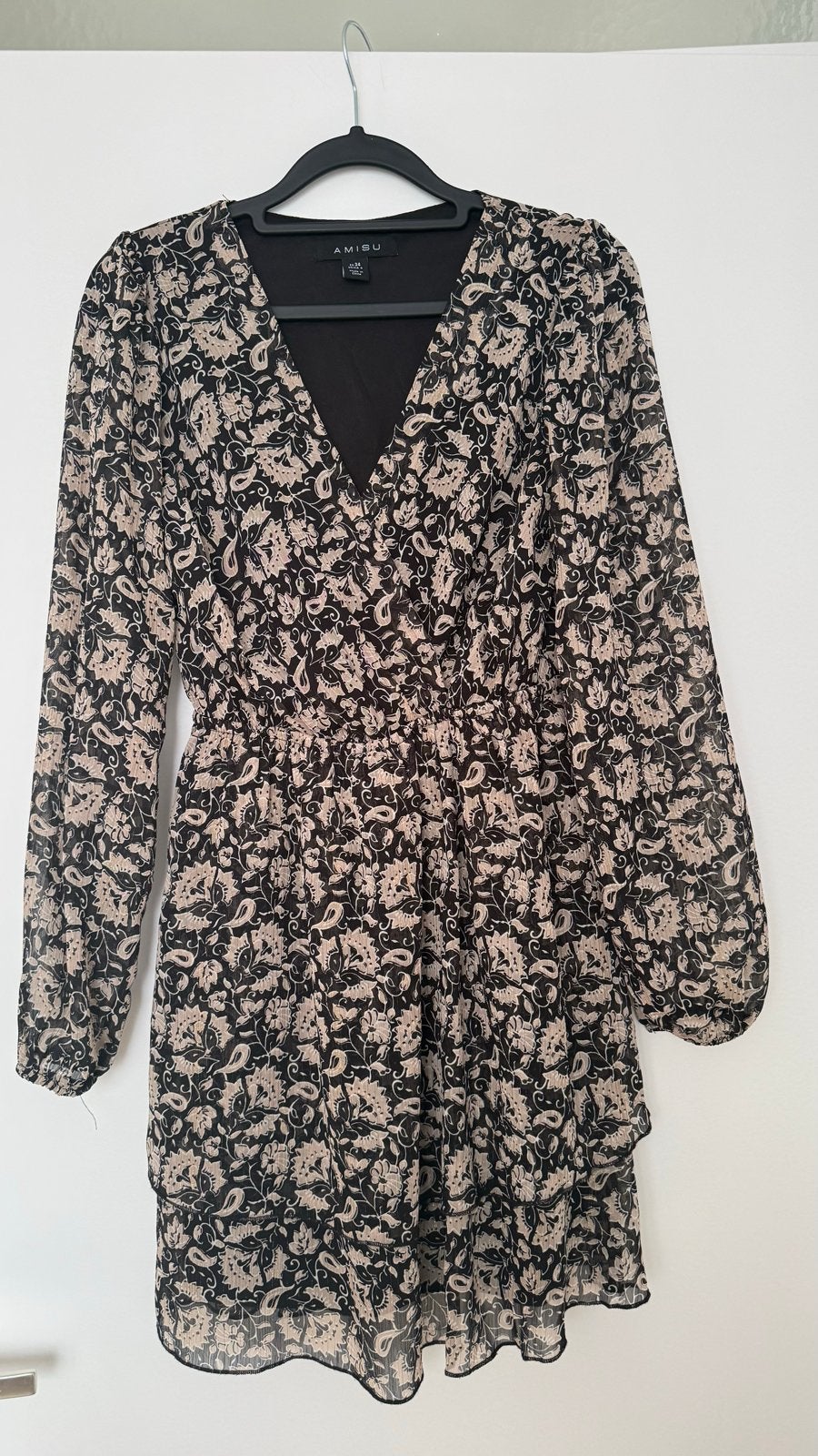 Amisu jurk met bloemenprint, Zwart, Ophalen of Verzenden, Zo goed als nieuw, Maat 34 (XS) of kleiner