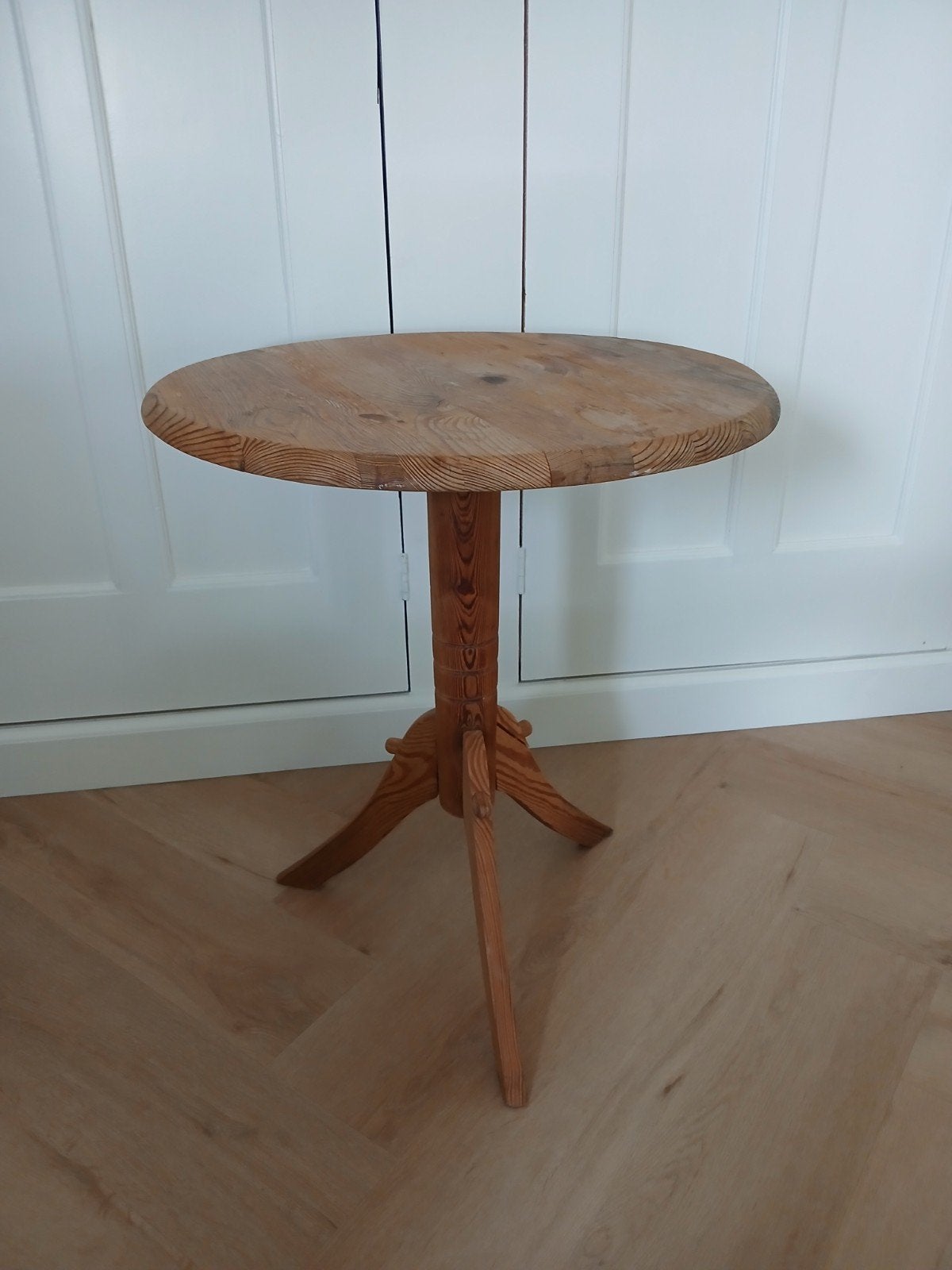 Houten bijzettafeltje / wijntafeltje, Huis en Inrichting, Minder dan 55 cm, Gebruikt, Rond, Landelijk