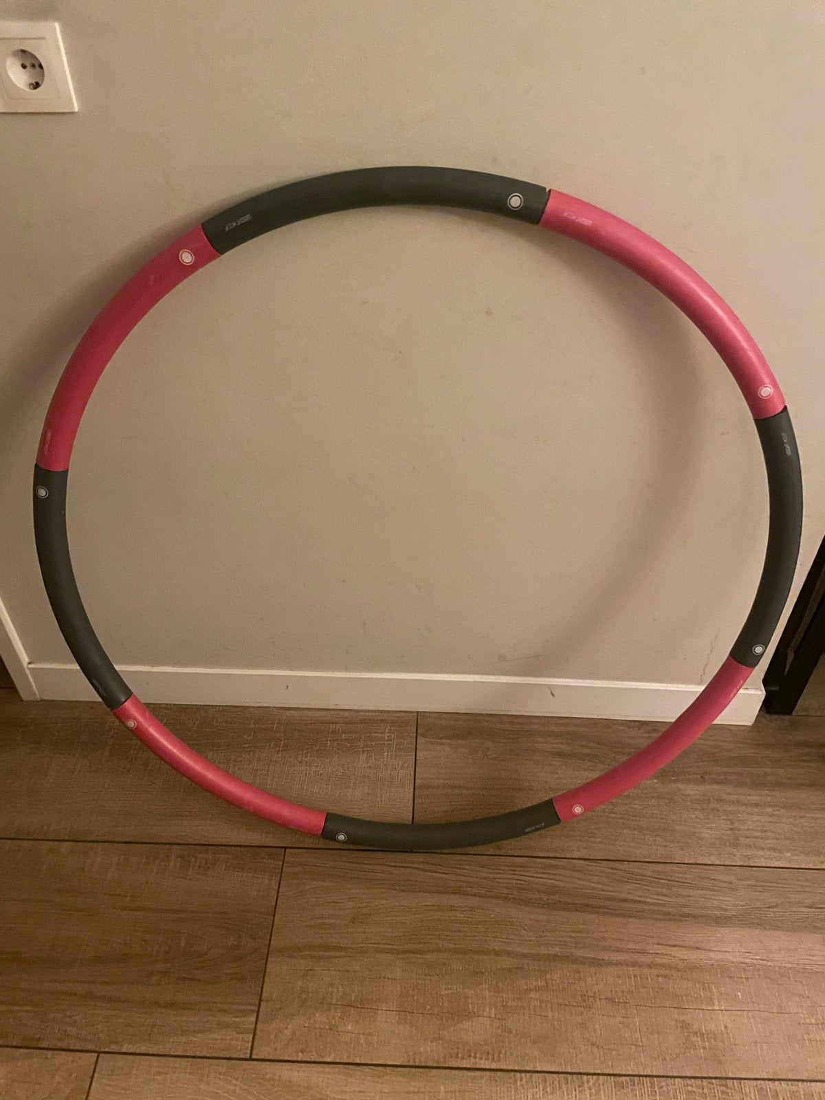 Fitness Hoelahoep / hoepel - Roze/Zwart - Zo goed als nieuw, Sport en Fitness, Ophalen, Zo goed als nieuw, Fitness hoelahoep