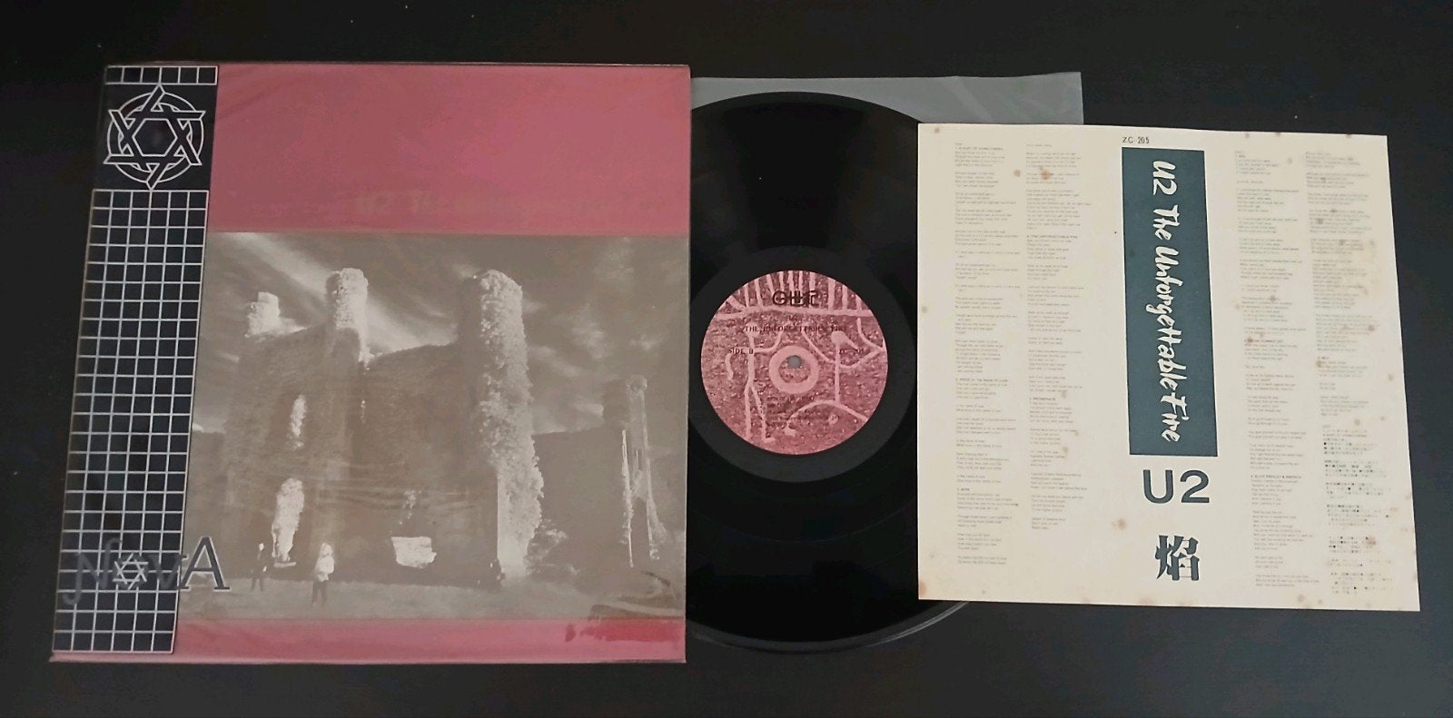 U2 LP THE UNFORGETTABLE FIRE TAIWAN NOVA PRESSING8, Alle leeftijden, Ophalen of Verzenden, Zo goed als nieuw, Actie en Avontuur