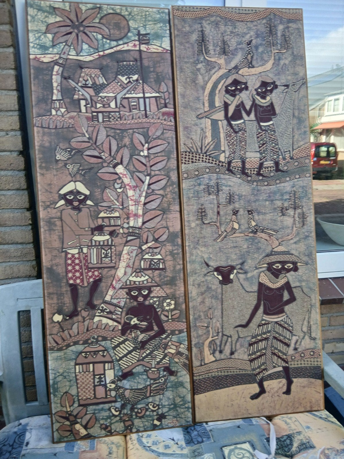 indonesich batik schilderijen op textiel dorpsleven 142x47cm, Antiek en Kunst, Ophalen