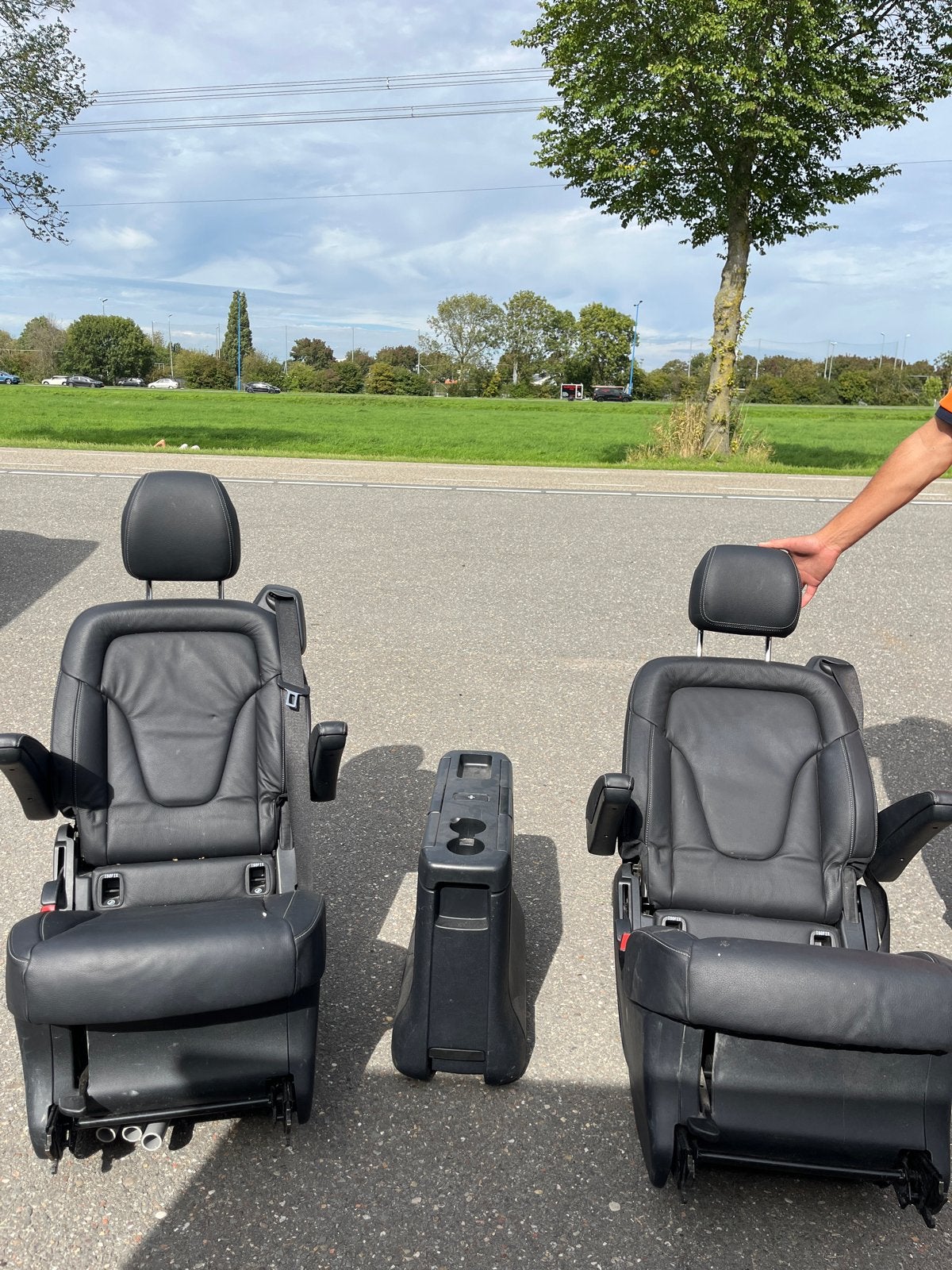 Mercedes v/vito autostoelen met tafel - leer, geen beschadig