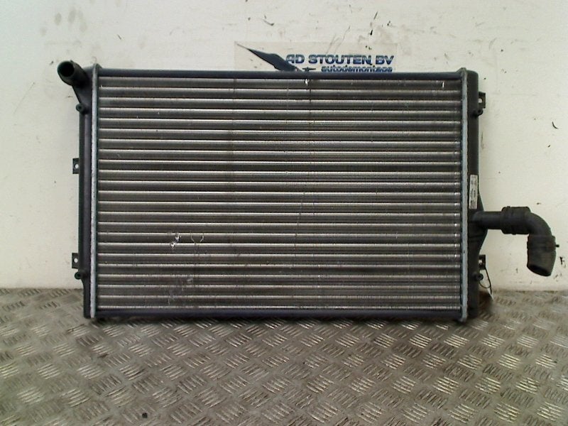 Radiateur Volkswagen Passat (3C2) (2005-03/2010-07), Auto-onderdelen, Gebruikt, Volkswagen, Volkswagen AG, Kundenbetreuung@volkswagen.de