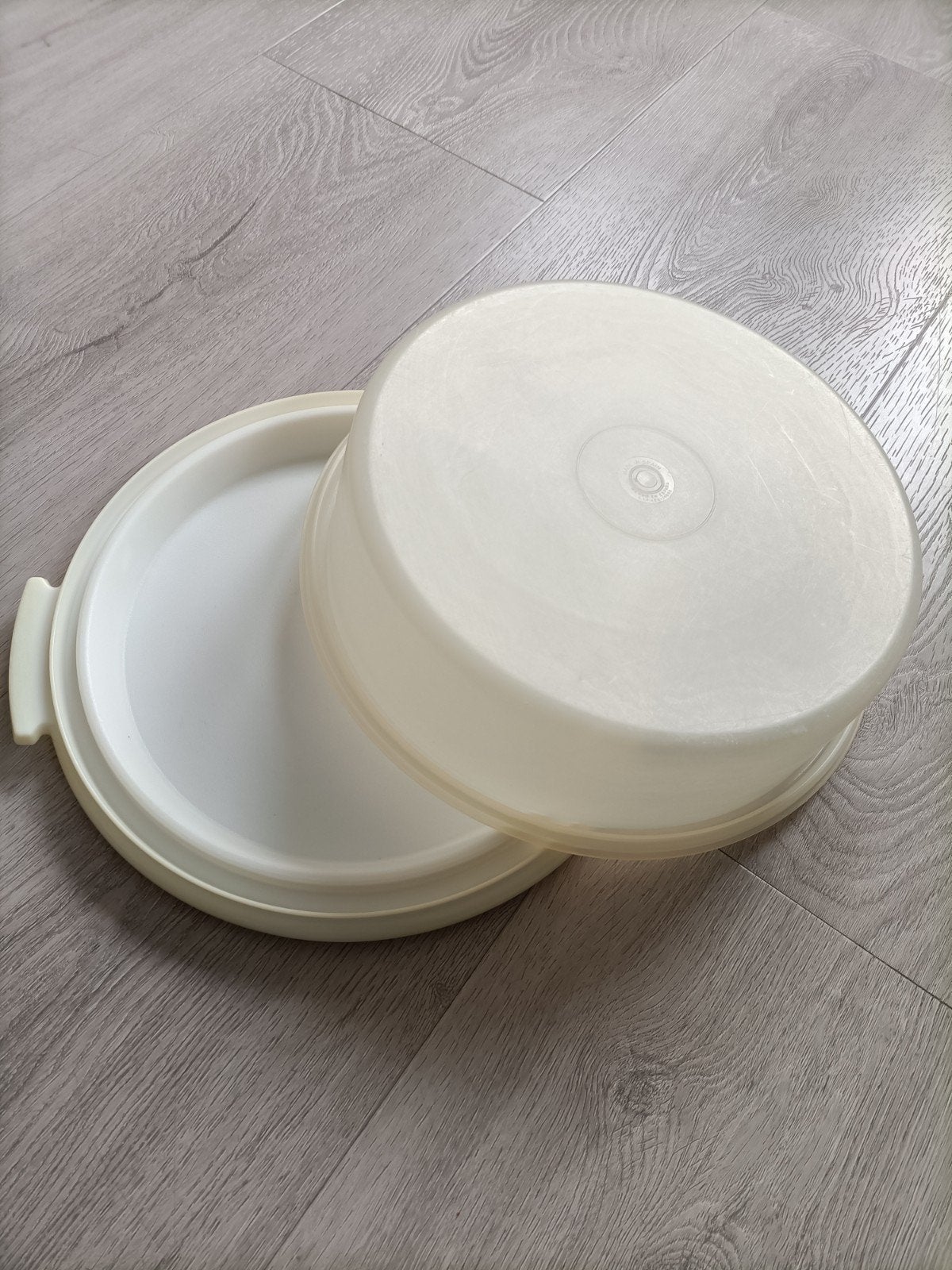 Tupperware taartdoos
Gebruikssporen..maar kan nog prima rond, Ophalen, Gebruikt, Crème, Bewaardoos
