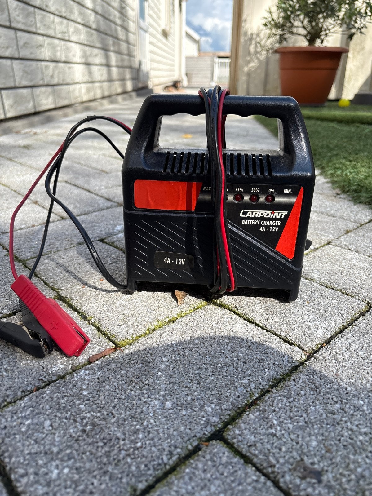 CARPOINT Acculader 4A - 12V, Ophalen, Gebruikt