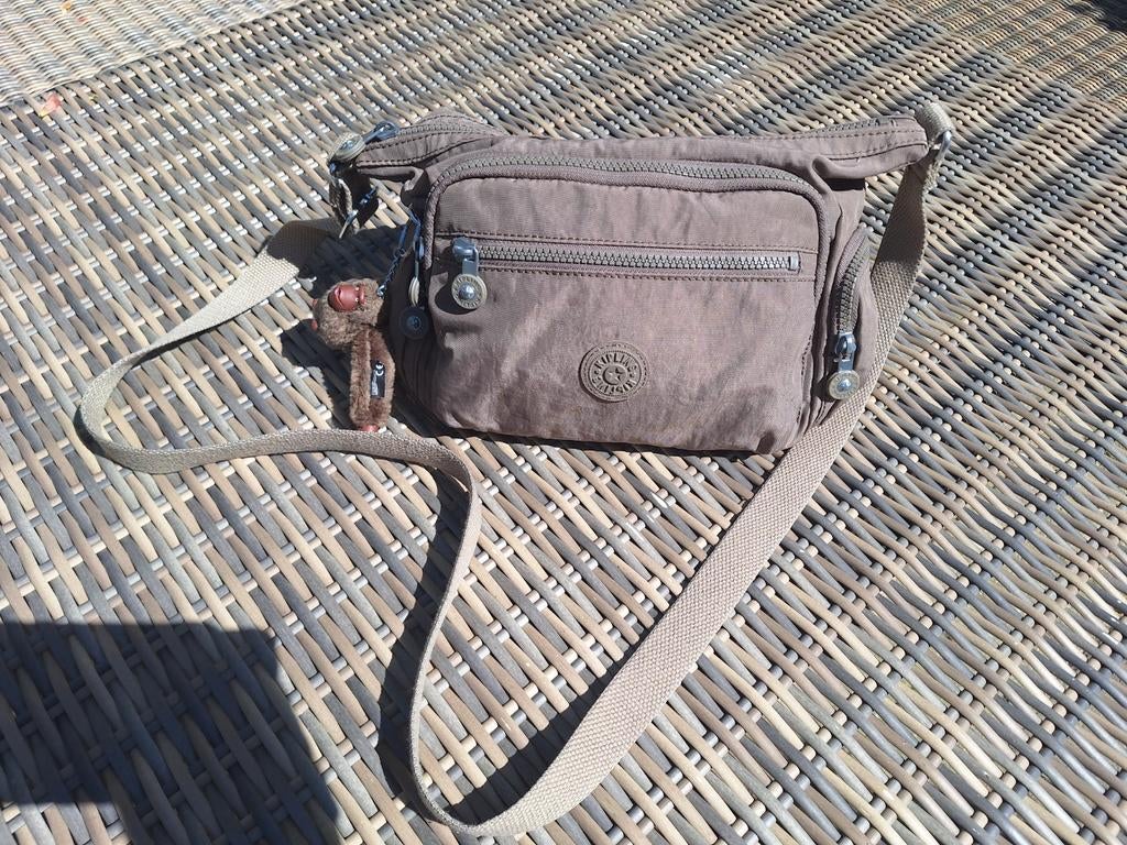 Kipling schoudertas, bruin, met aapje, Ophalen of Verzenden, Zo goed als nieuw, Bruin, Kipling