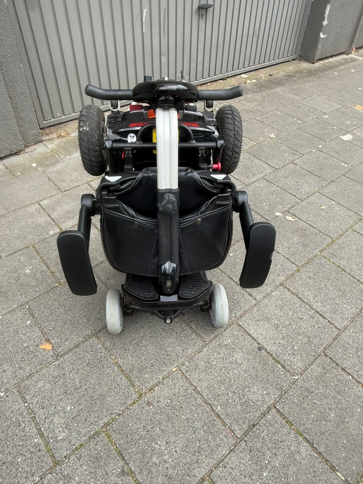 Mango Bobby Brio Carbon Deluxe opvouwbare scootmobiel, Ophalen, Inklapbaar, Gebruikt, Elektrische rolstoel