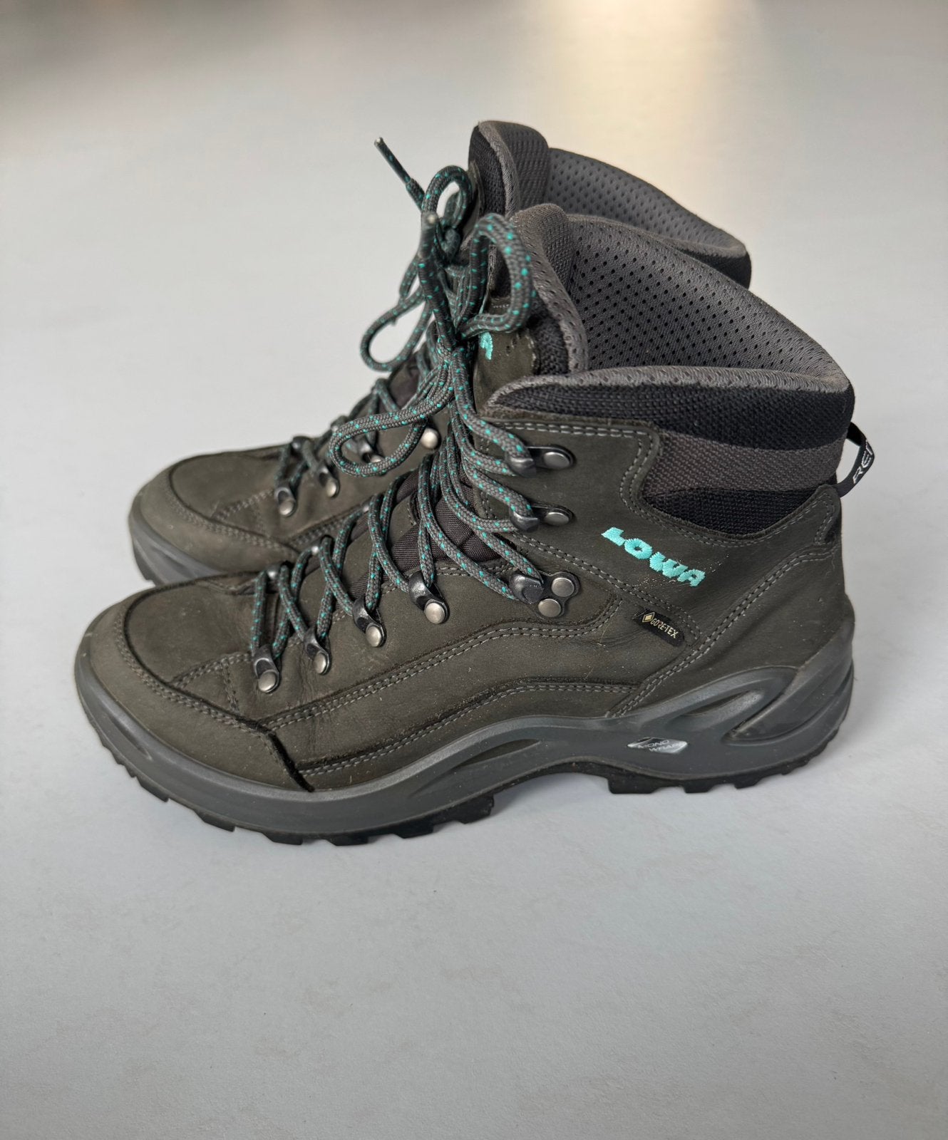 Lowa Lady light smalle berschoenen maat 41. Zeer goede staat, Sport en Fitness, Bergsport en Wandelen, Ophalen of Verzenden, Zo goed als nieuw