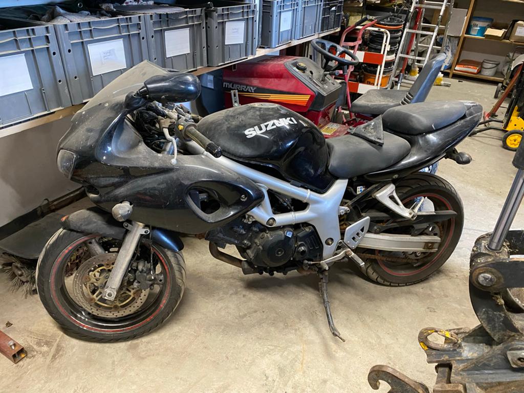 Suzuki SV650S uit 1999 - Start, maar heeft aandacht nodig