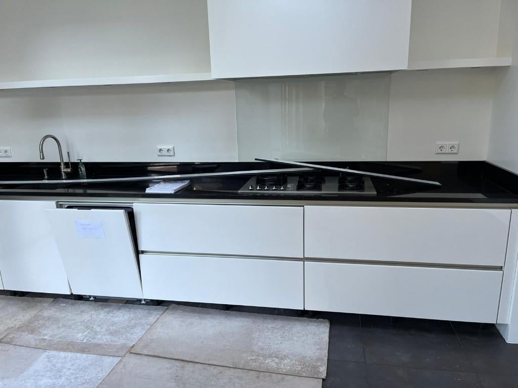 Keuken modern  SIEMATIC met app. AL GEDEMONTEERD, Huis en Inrichting, Keuken | Complete keukens, Zwart, Overige typen, Ophalen of Verzenden