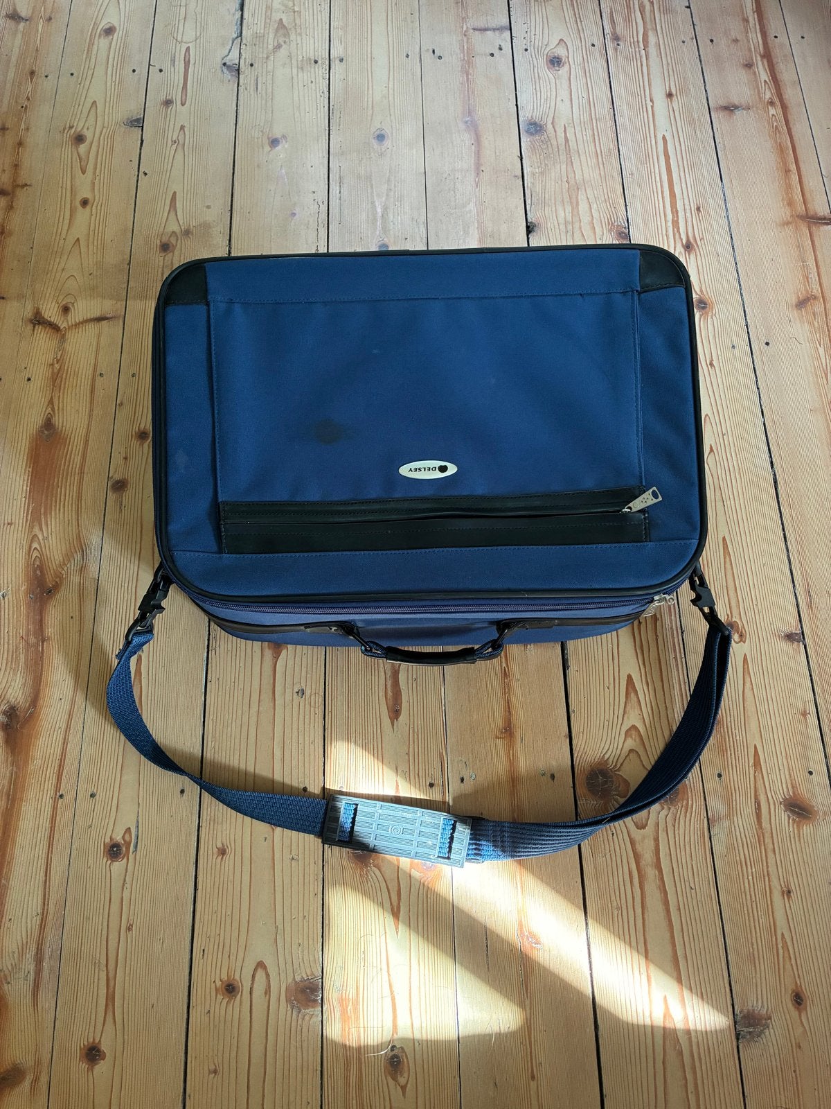 Delsey reistas / schoudertas - Blauw, Ophalen, 40 tot 60 cm, Gebruikt, 20 tot 30 cm