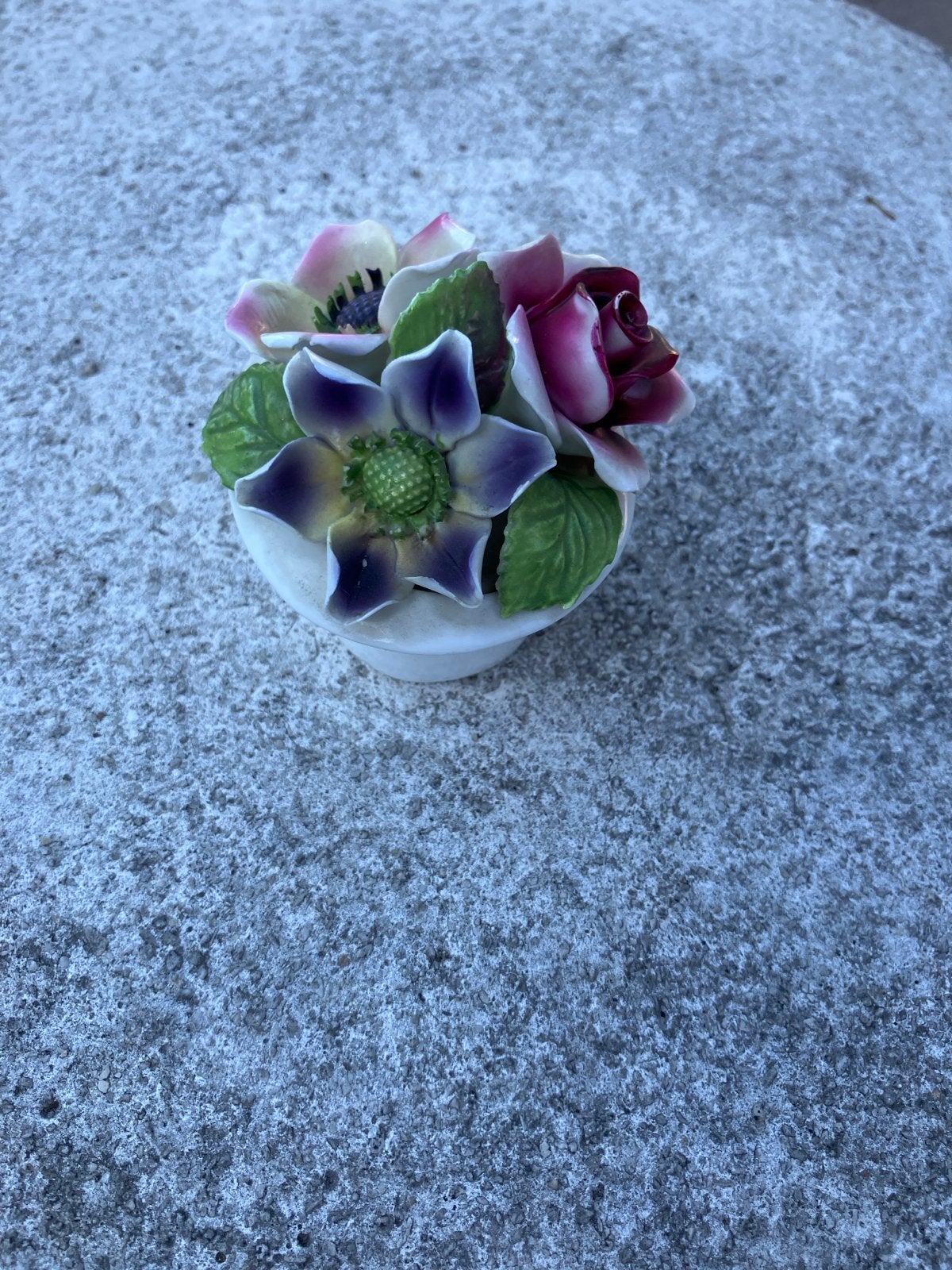 Handgemaakte Aristocrat Bone China Bloemen, Antiek en Kunst, Ophalen of Verzenden
