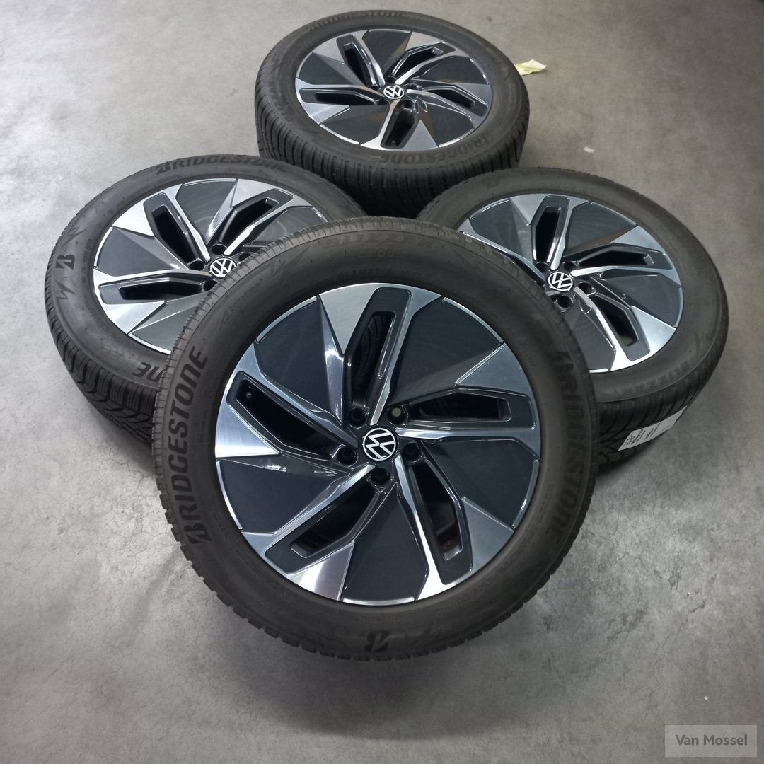 Volkswagen ID.4 Bridgestone Blizzak LM005 235/55/R19 101T, 19 inch, Gebruikt, -, -