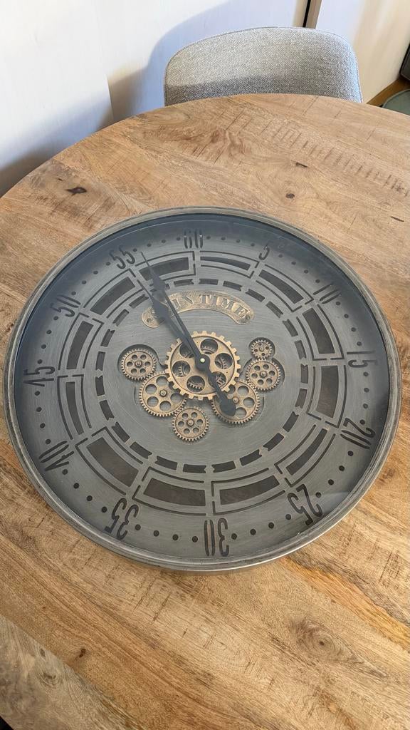 Stoere wandklok met draaiende tandwielen - Industrieel desig, Ophalen, Zo goed als nieuw, Wandklok
