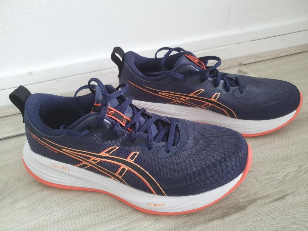 Praktisch nieuw: Asics Gel Cumulus 27, maat 44, Overige kleuren, Sportschoenen, Ophalen of Verzenden, Zo goed als nieuw