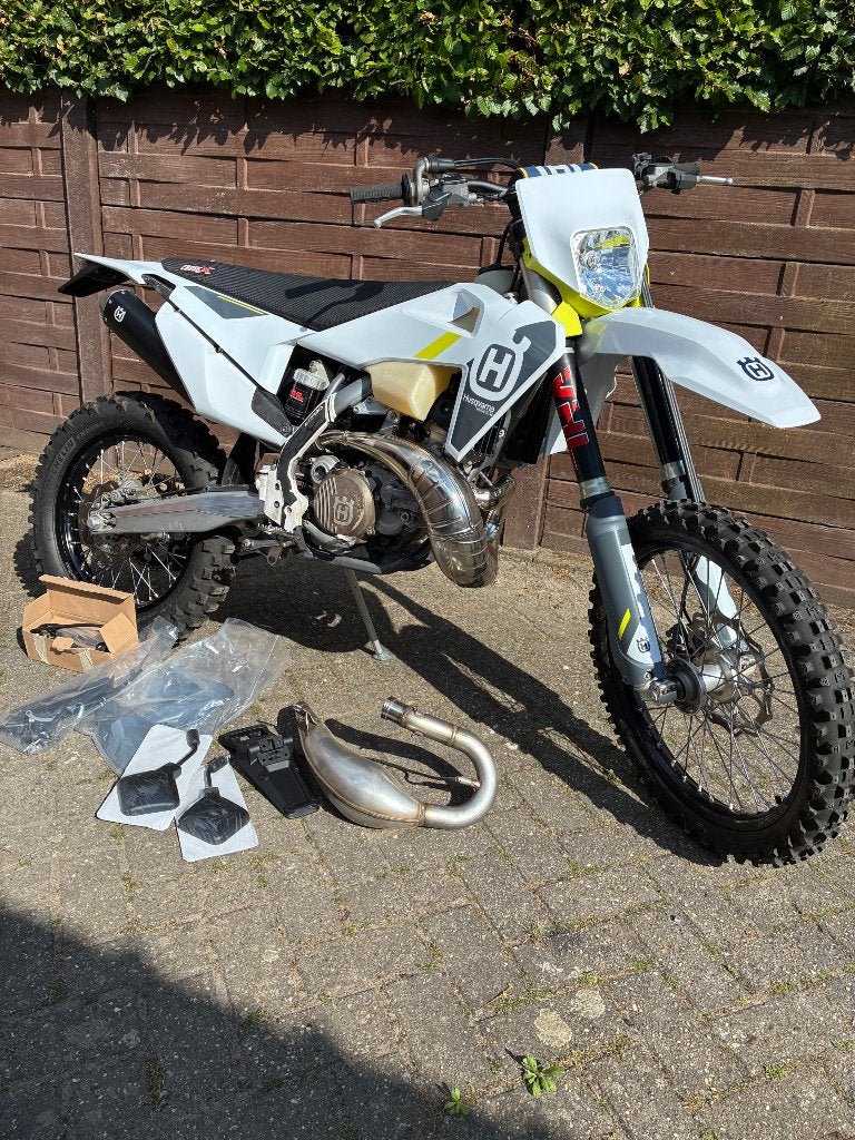 Husqvarna TE 300, Particulier, Enduro, 11 kW of minder, Minimaal motorrijbewijs A2