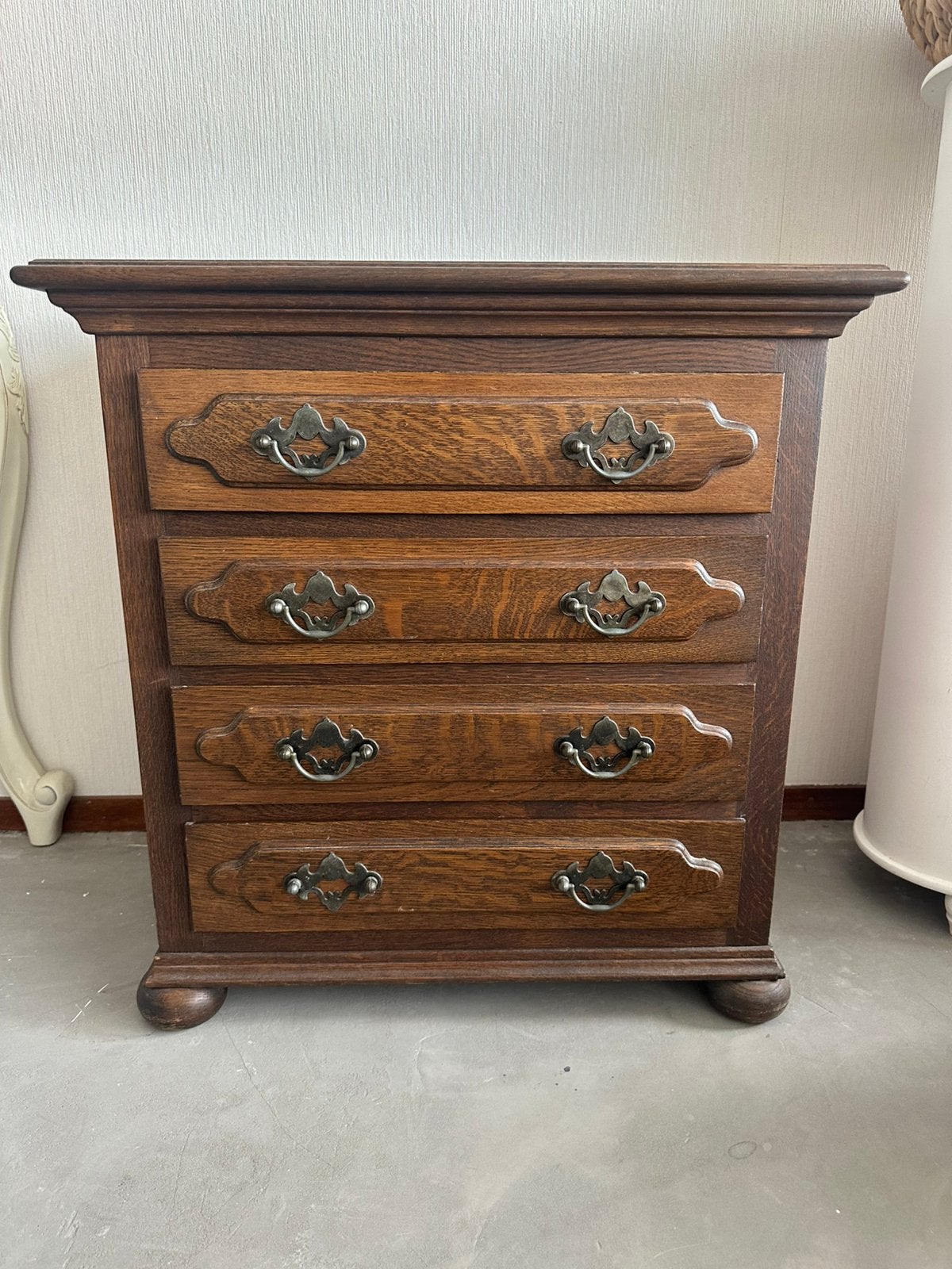 Eiken ladekastje / commode (B60 x H61), Huis en Inrichting, Ophalen, Gebruikt, Oud-Hollands, Rustiek, Klassiek, Eikenhout