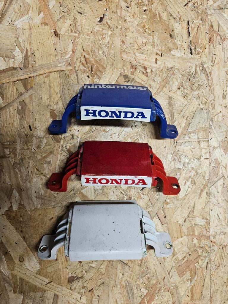 Honda nsr 50 tussenstuk voor zijschermen., Ophalen of Verzenden, Gebruikt, Kap, Honda nsr 50