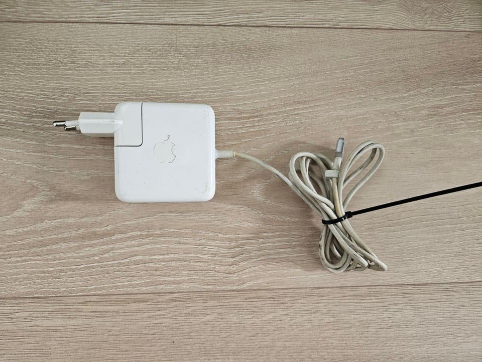 Apple MagSafe 2 adapter 45W - niet getest, Computers en Software, Laptop-opladers, Ophalen of Verzenden, Niet werkend, Apple