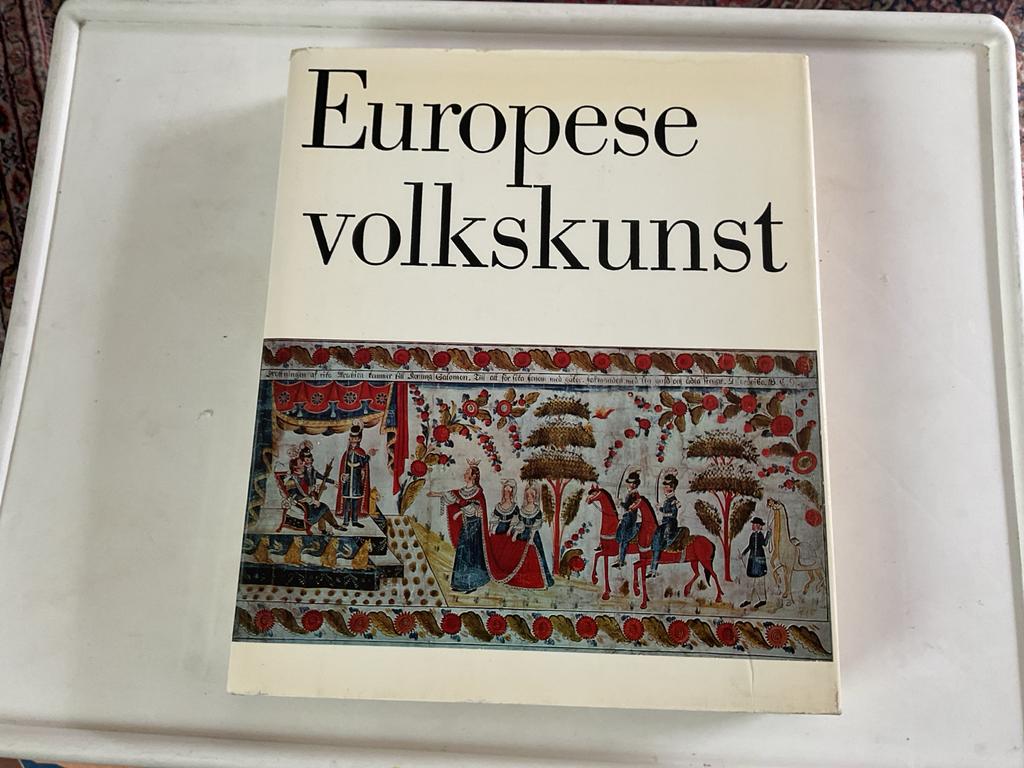 Europeese volkskunst - Boek over volkskunst in Europa, Ophalen of Verzenden, Gelezen, Overige onderwerpen