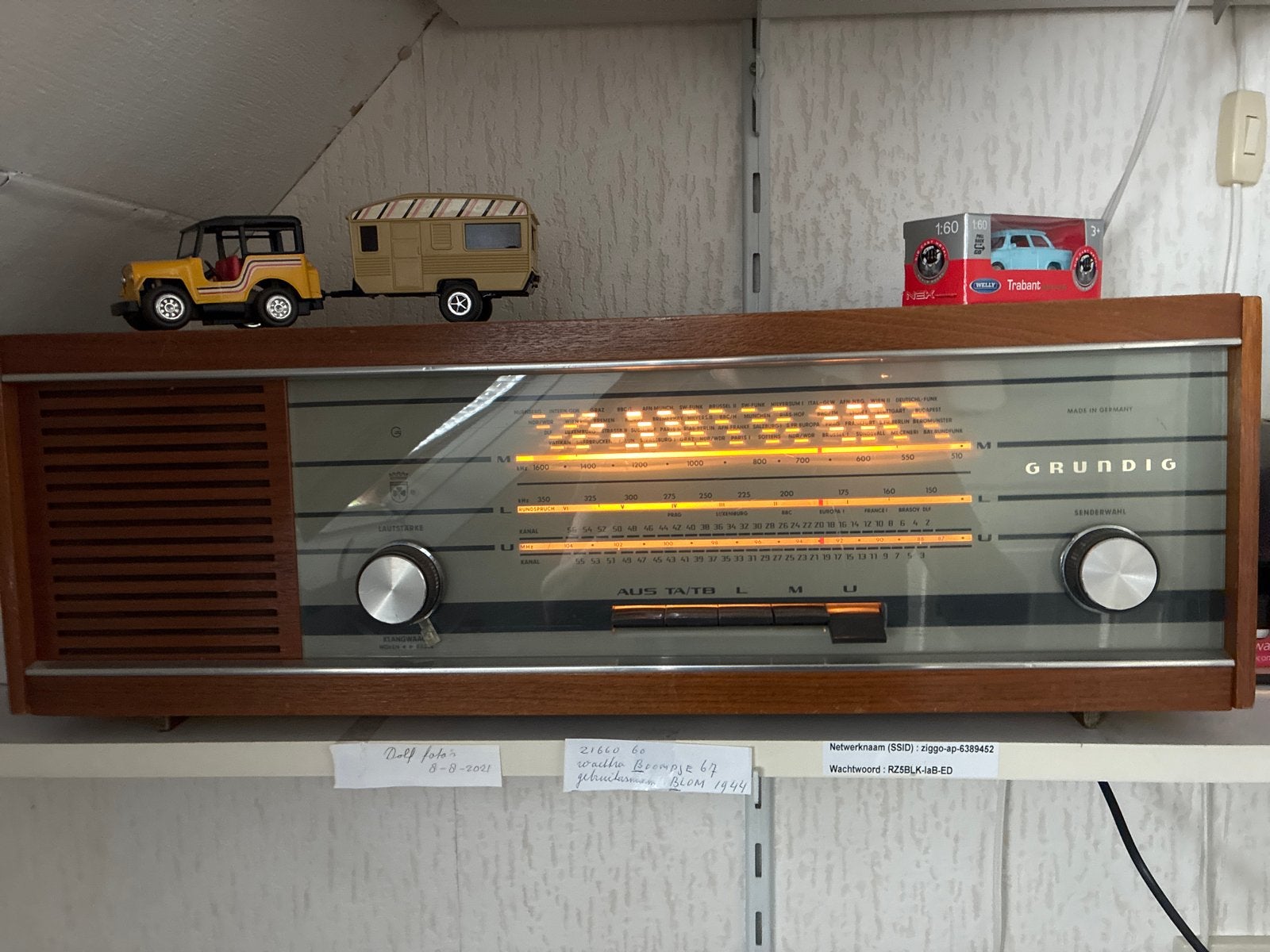 Vintage Grundig Radio - Klassieke Houten Ontvanger, Ophalen, Gebruikt, Radio