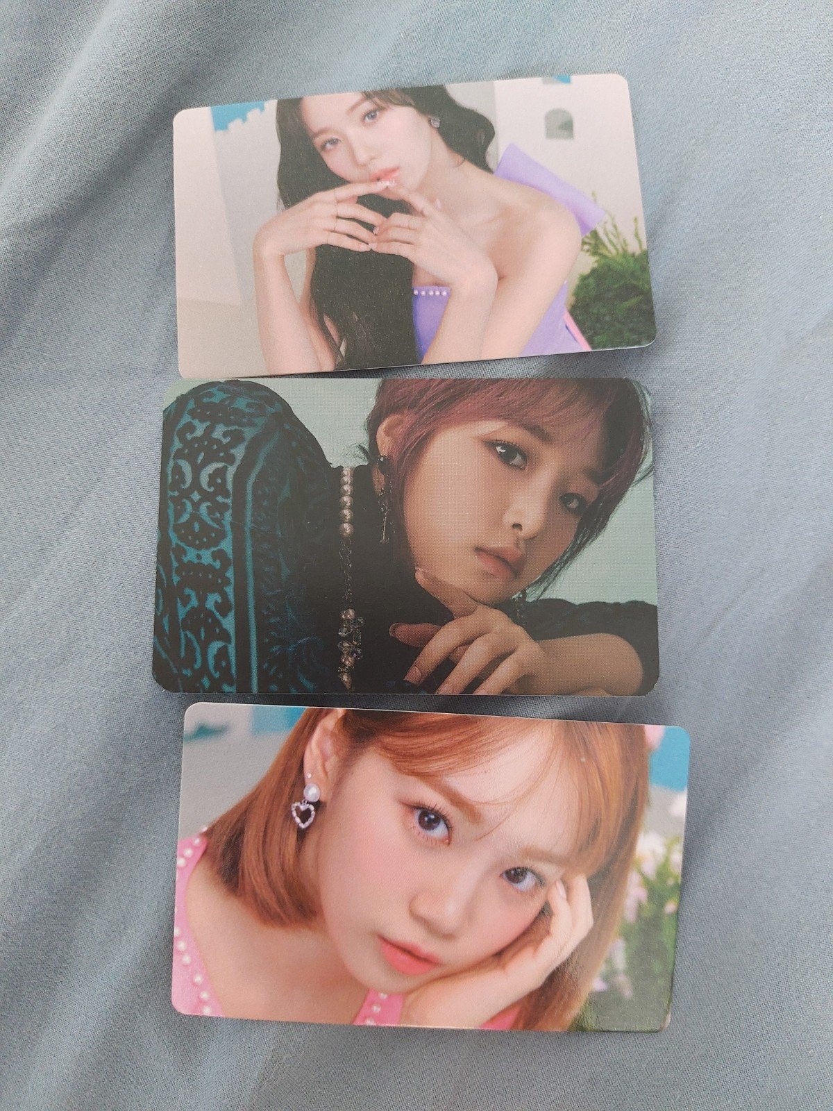 Iz*One dubbelzijdige photocards., Verzamelen, Muziek, Artiesten en Beroemdheden, Ophalen of Verzenden, Zo goed als nieuw, Foto of Kaart