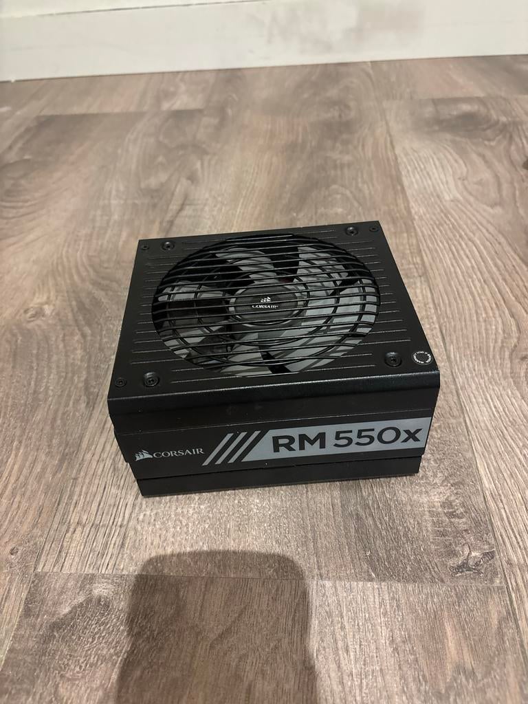Corsair RM550x Voeding - Zo goed als nieuw, Computers en Software, Interne voedingen, Ophalen of Verzenden, Zo goed als nieuw