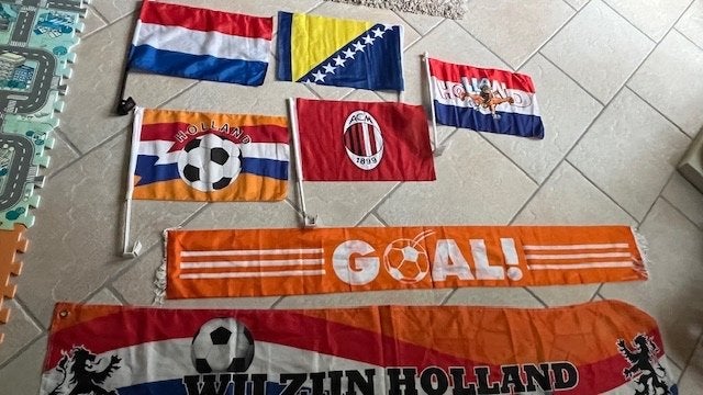 Voetbal vlaggetjes, autovlaggetjes, zwaaivlaggetjes Nederlan, Ophalen of Verzenden, Zo goed als nieuw
