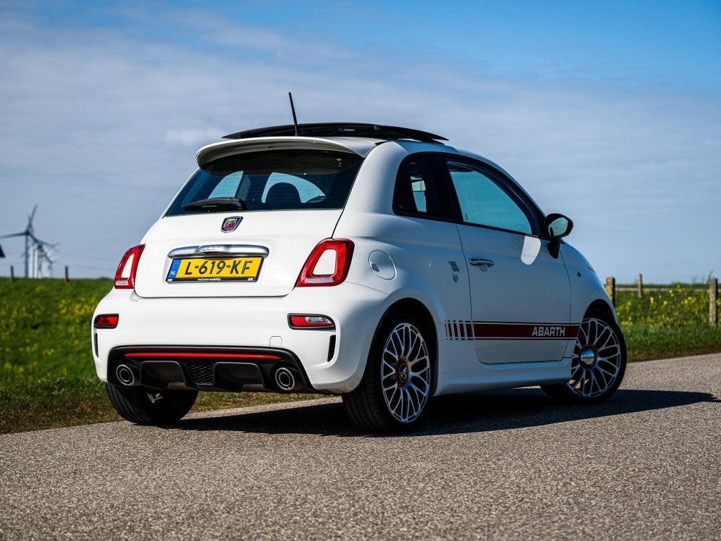 Fiat 500 1.4 170Pk Abarth 595 Pano Leder (bj 2017), Voorwielaandrijving, 4 cilinders, Wit, Bedrijf