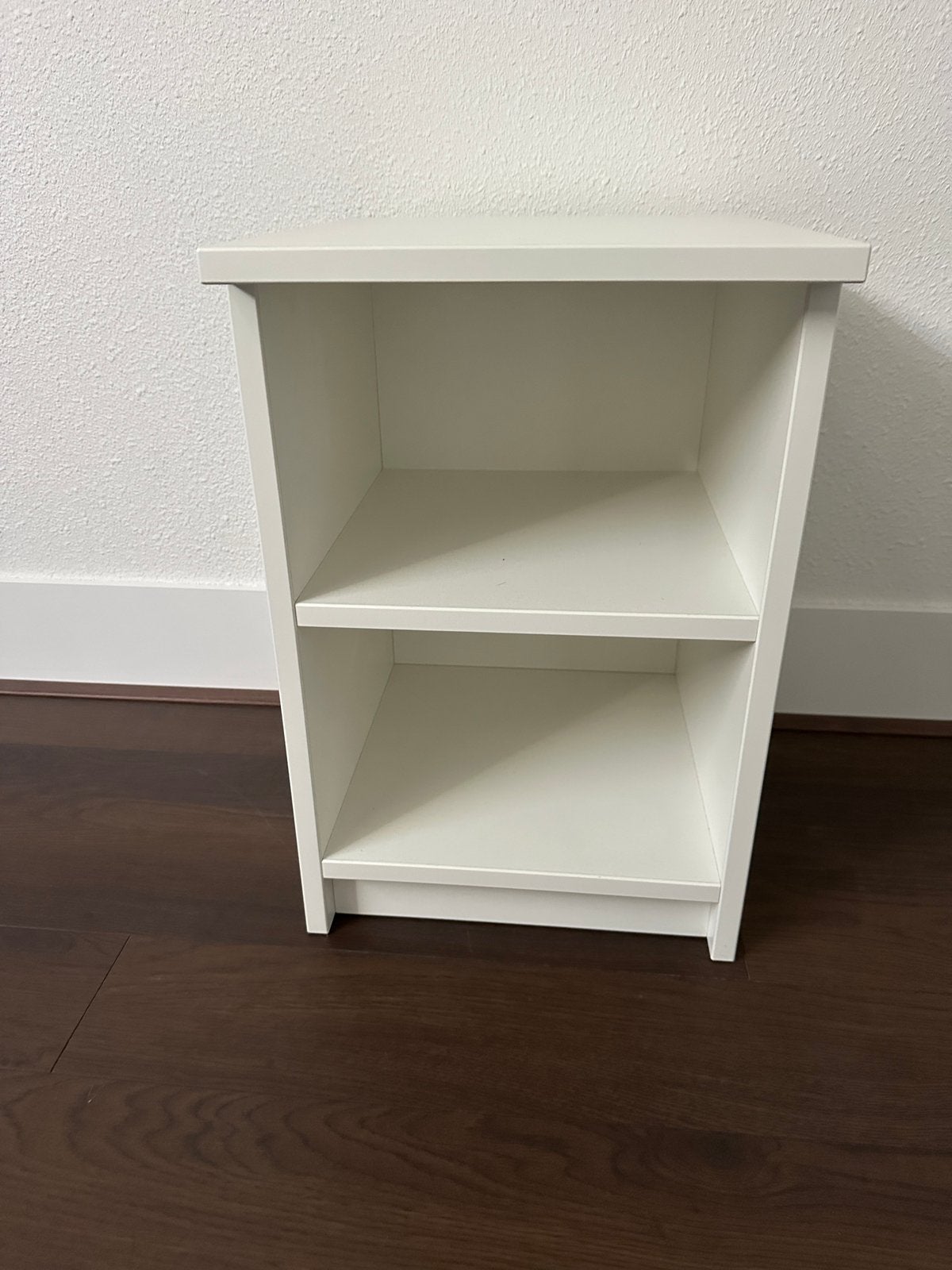 Witte bijzettafel / (nacht)kastje, Huis en Inrichting, Tafels | Bijzettafels, Overige materialen, Minder dan 55 cm, Vierkant, Zo goed als nieuw