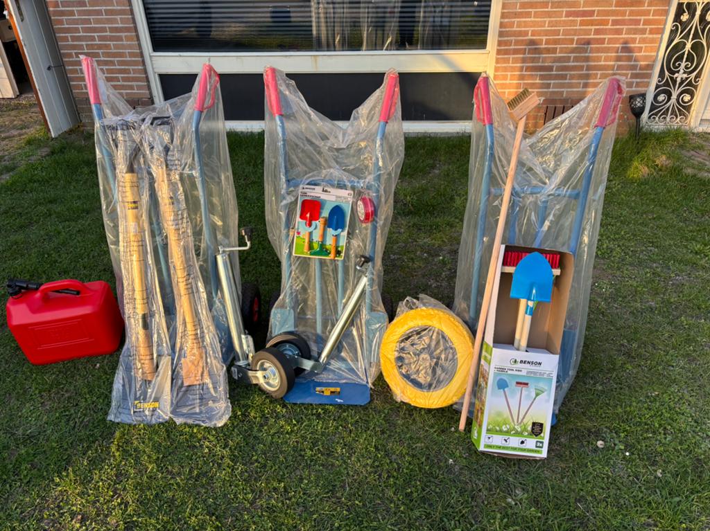 Tuingereedschap, kruiwagens, steekwagens, scheppen, bezems, Ophalen, Nieuw, Bezem