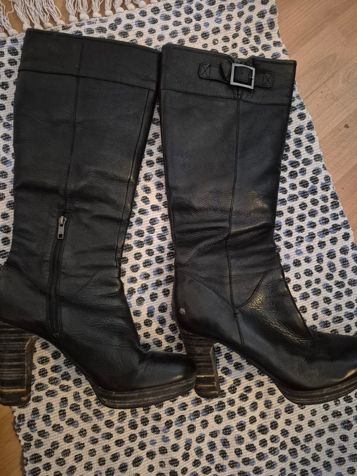 Gevoerde UGG laarzen maat 41 - Gedragen, nog goed, Hoge laarzen, UGG, Zwart, Ophalen of Verzenden