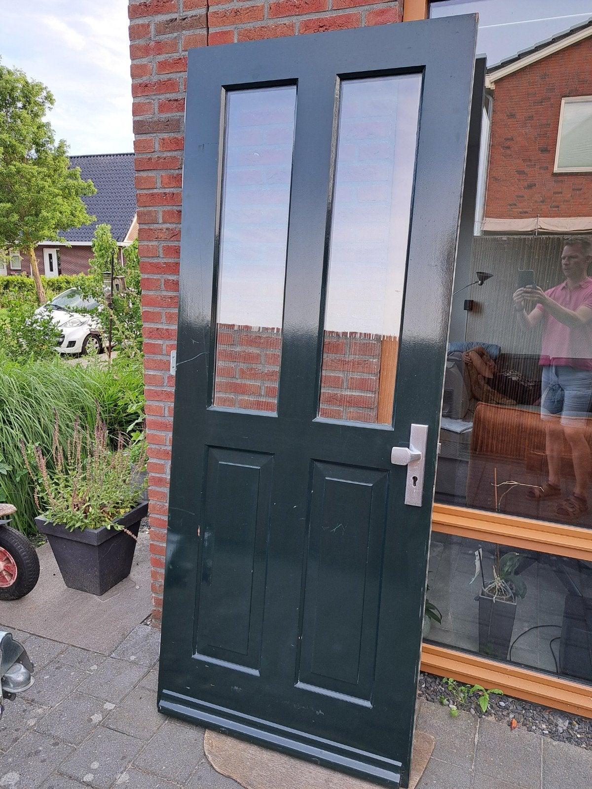 Donkergroene buitendeur met glaspanelen en beslag, Ophalen, Gebruikt, 80 tot 100 cm, Buitendeur