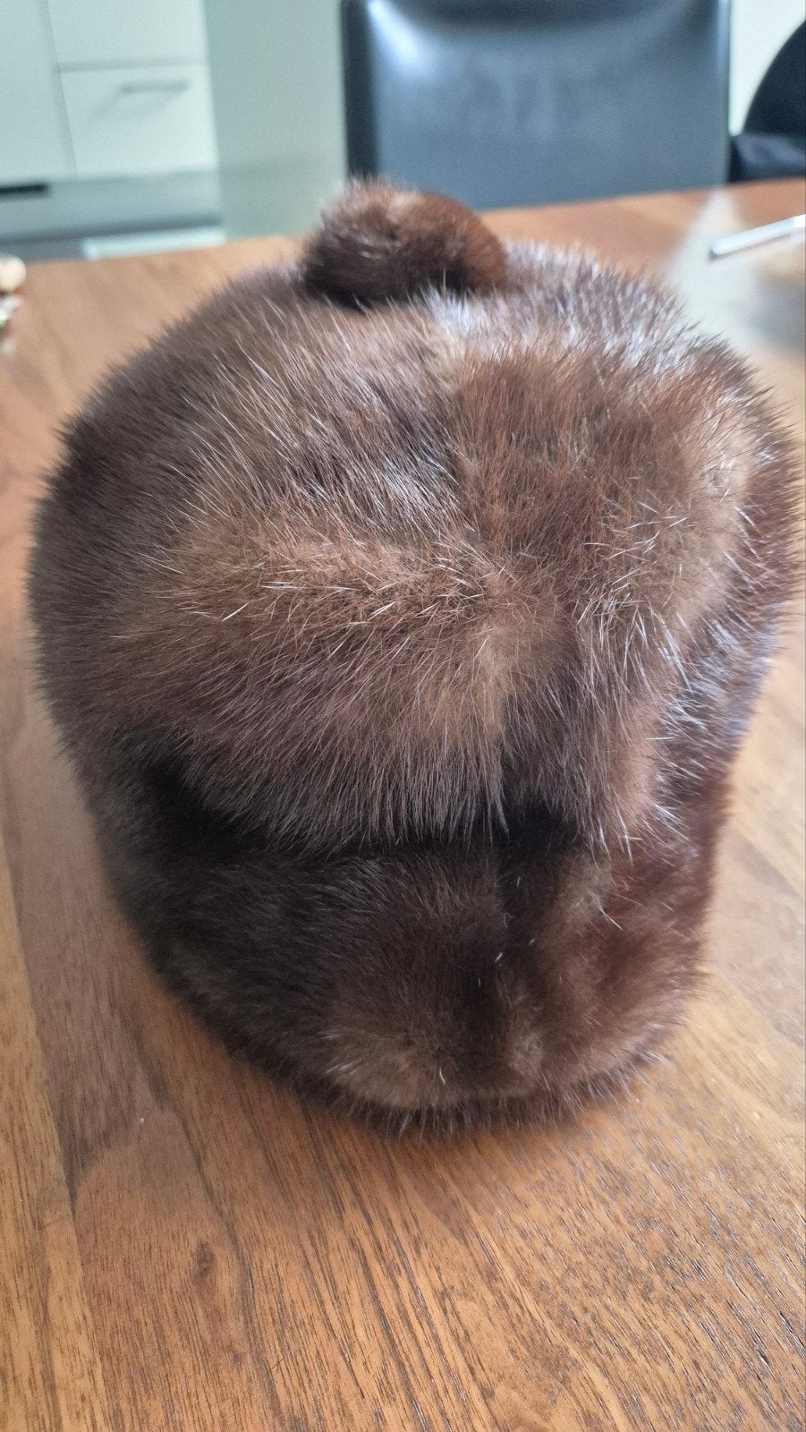 Vintage bruine nerts muts met klepje, 55 cm (S, 6⅞ inch) of minder, Hoed, Ophalen of Verzenden, Onbekend