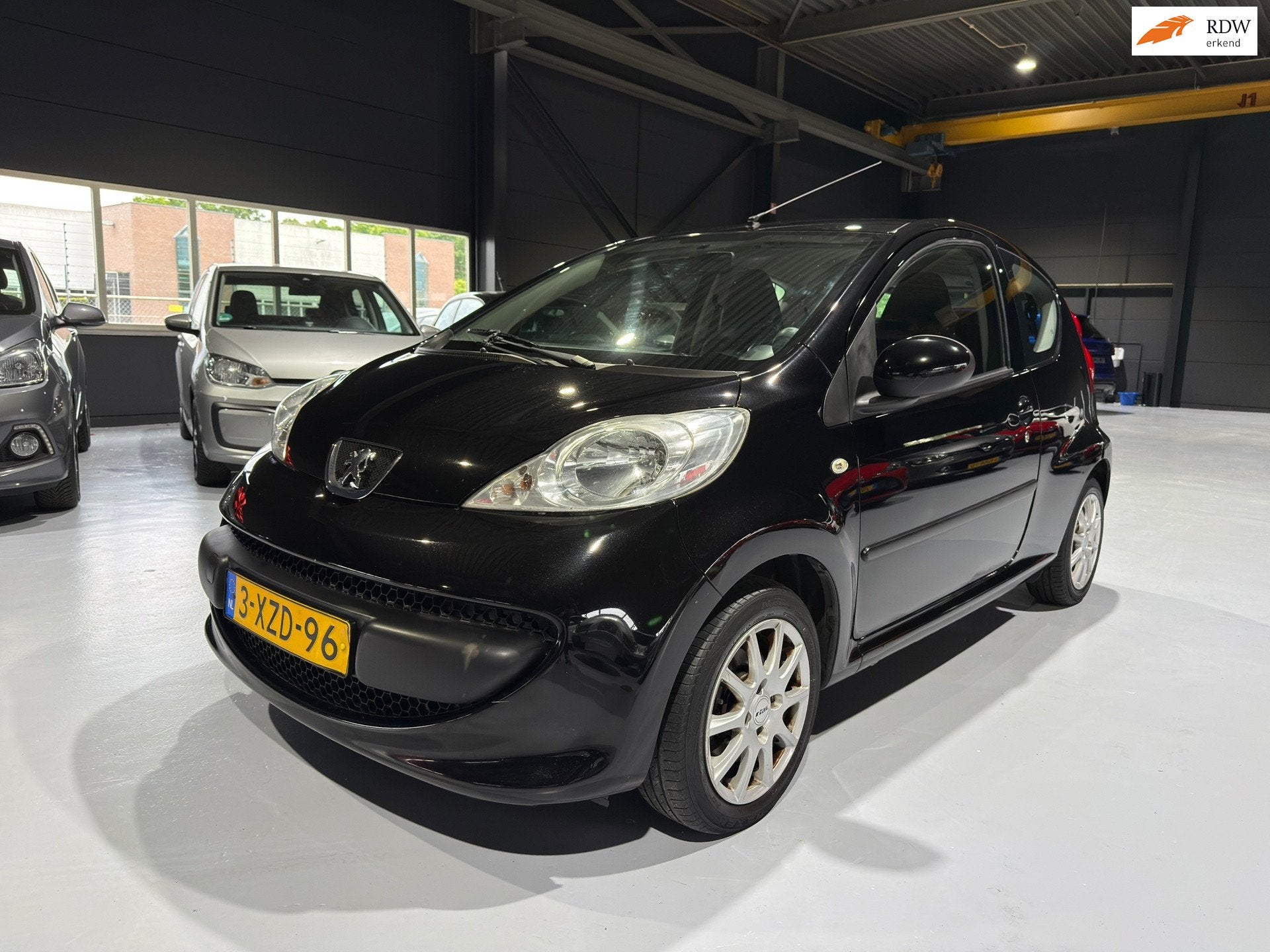 Peugeot 107 1.0-12V XS Automaat | Airco | Elektr. Ramen, Stof, Gebruikt, Bedrijf, Grijs