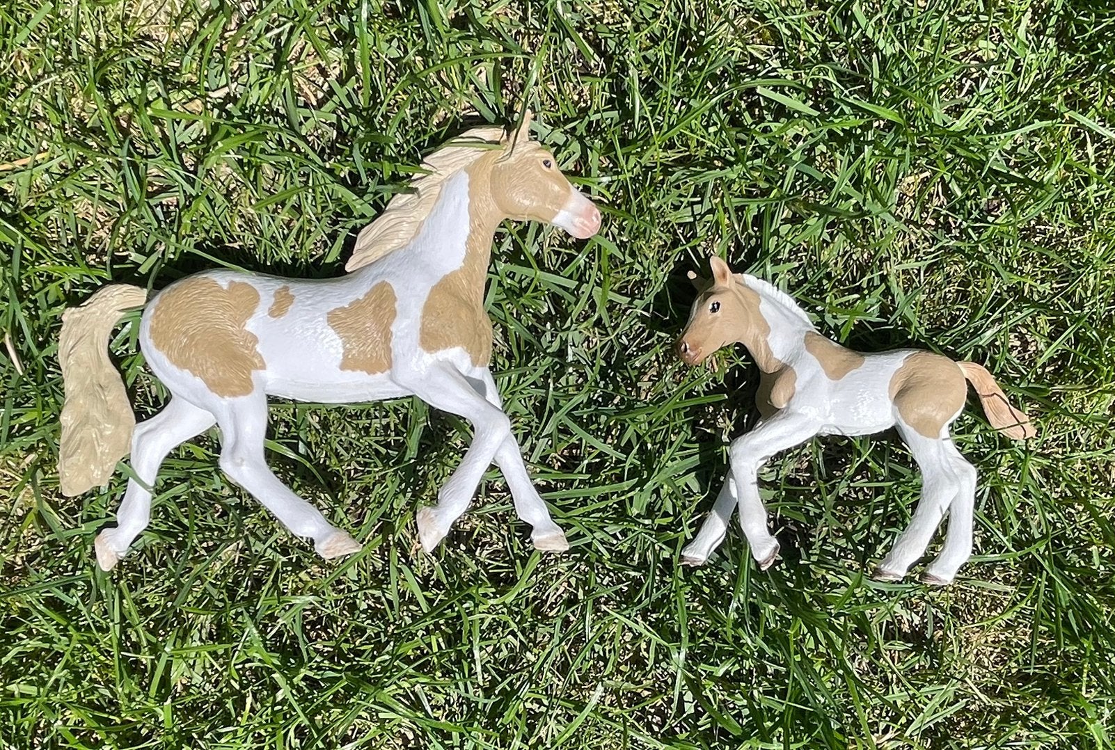 Schleich pinto merrie met veulen, Ophalen of Verzenden, Zo goed als nieuw